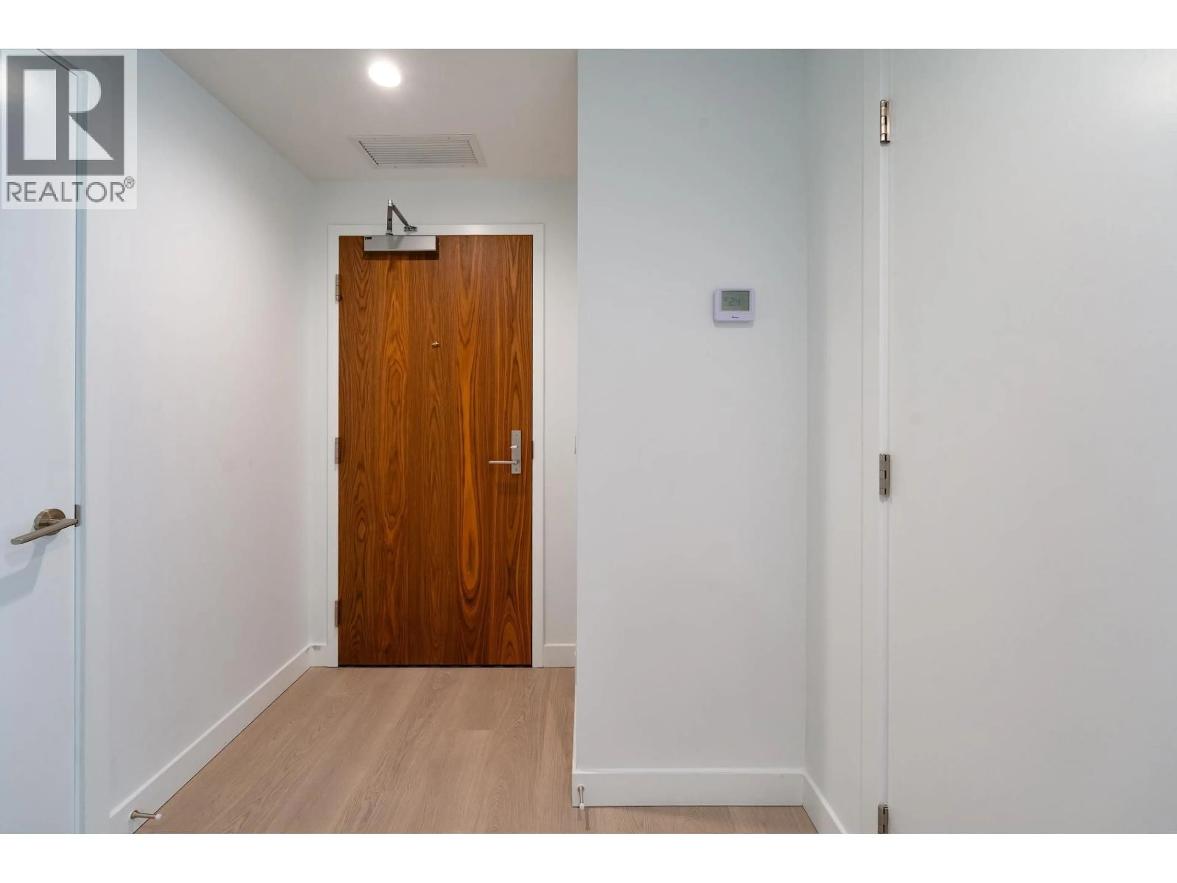 Indoor foyer for 1002 - 6537 TELFORD AVENUE, Burnaby British Columbia V5H0K9