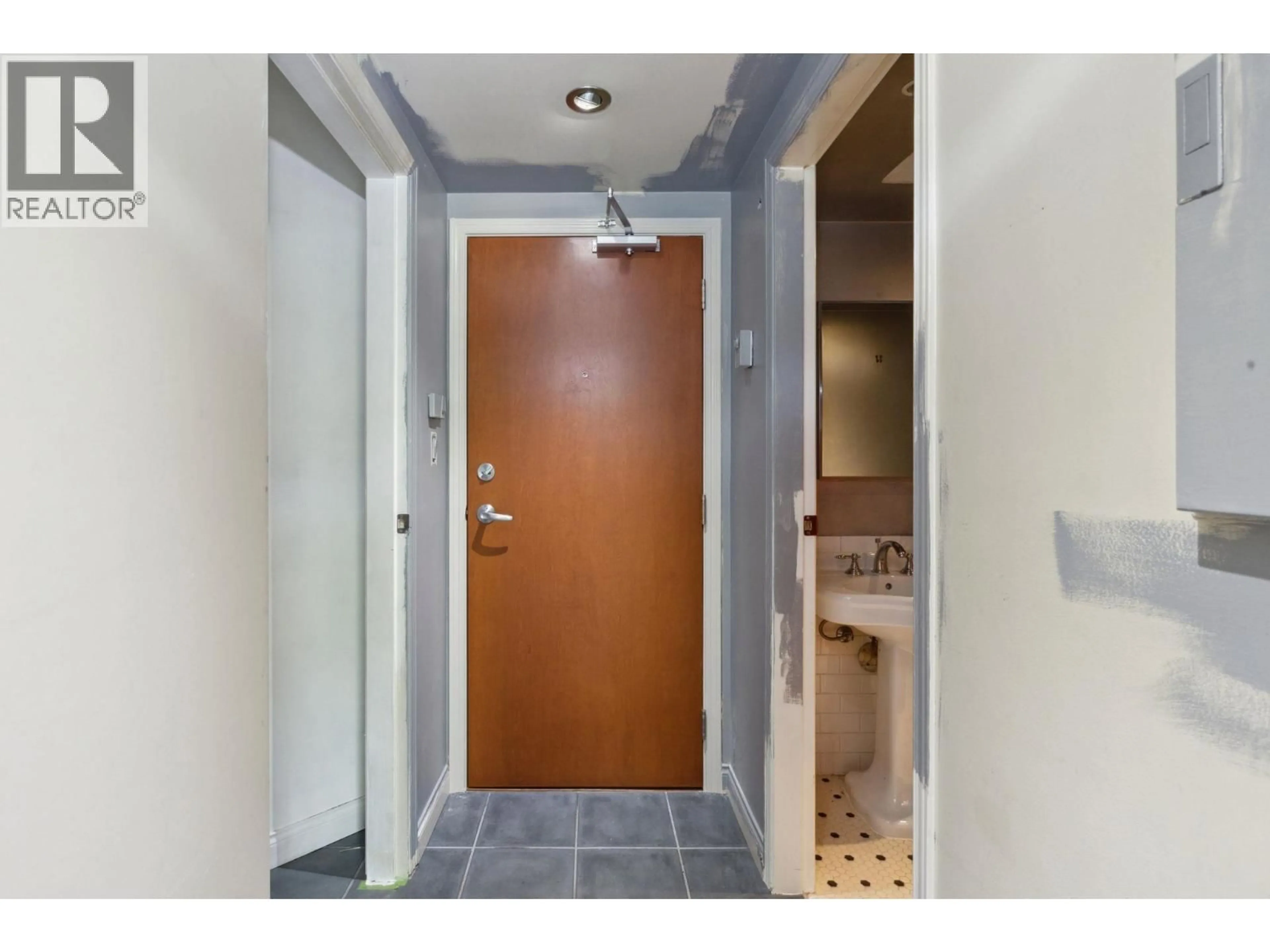Indoor entryway for 301 - 55 ALEXANDER STREET, Vancouver British Columbia V6A1B2