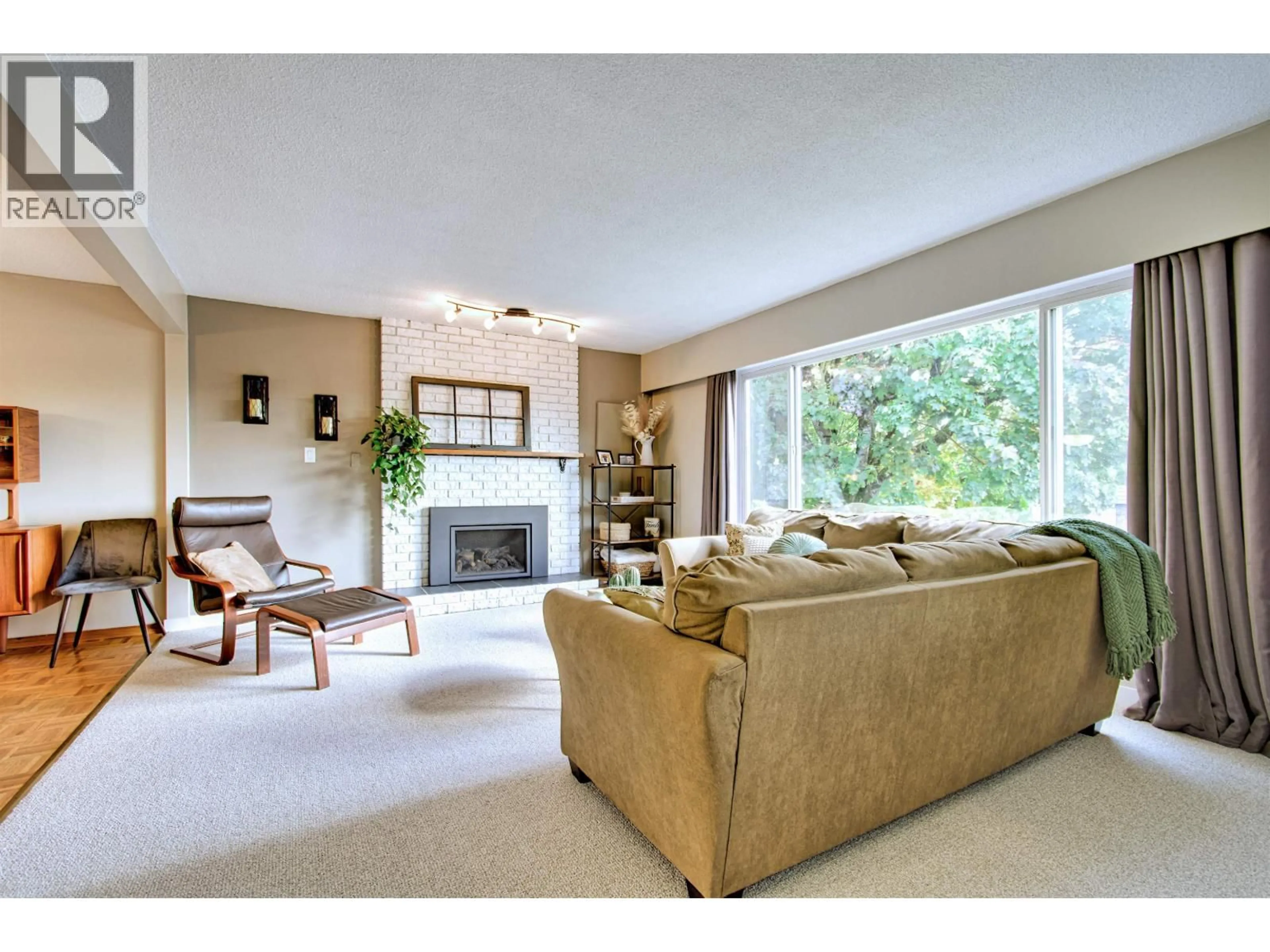 Living room with furniture, unknown for 18855 120 AVENUE, Pitt Meadows British Columbia V3Y1W5