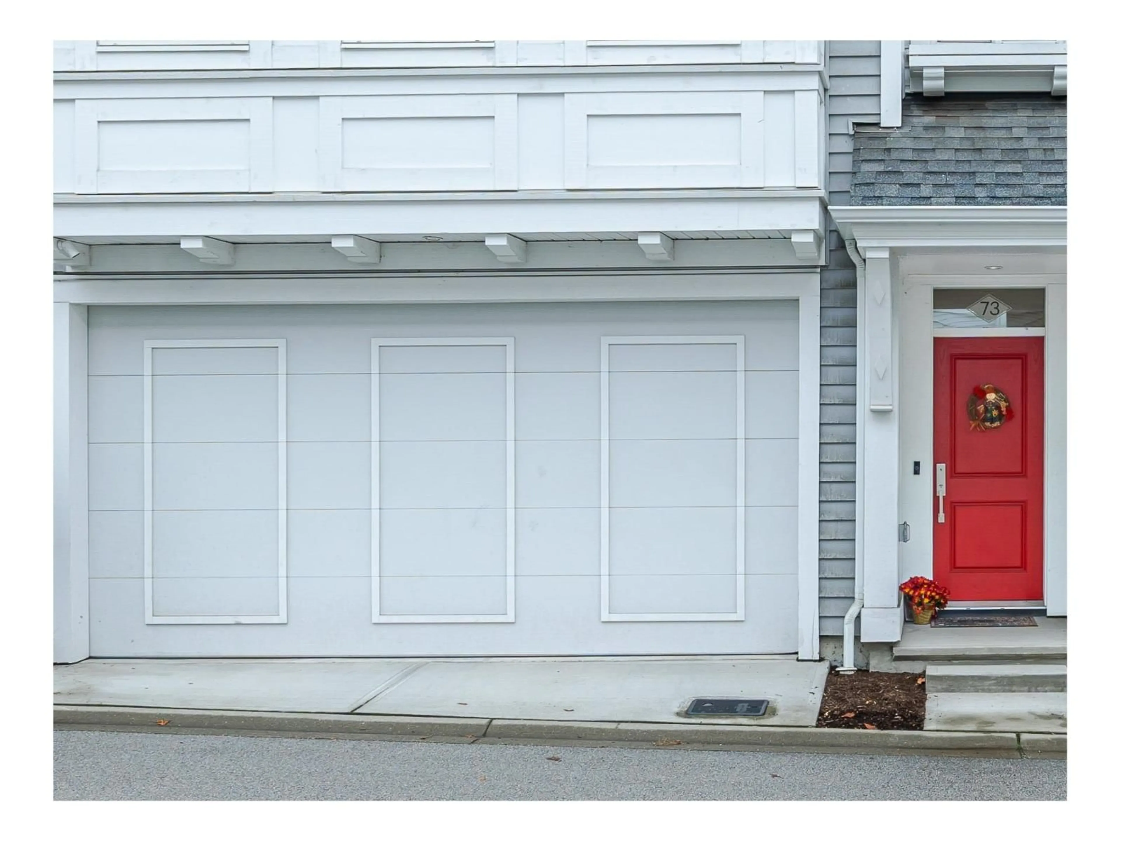 Indoor garage for 73 - 2838 LIVINGSTONE, Abbotsford British Columbia V2T0J1