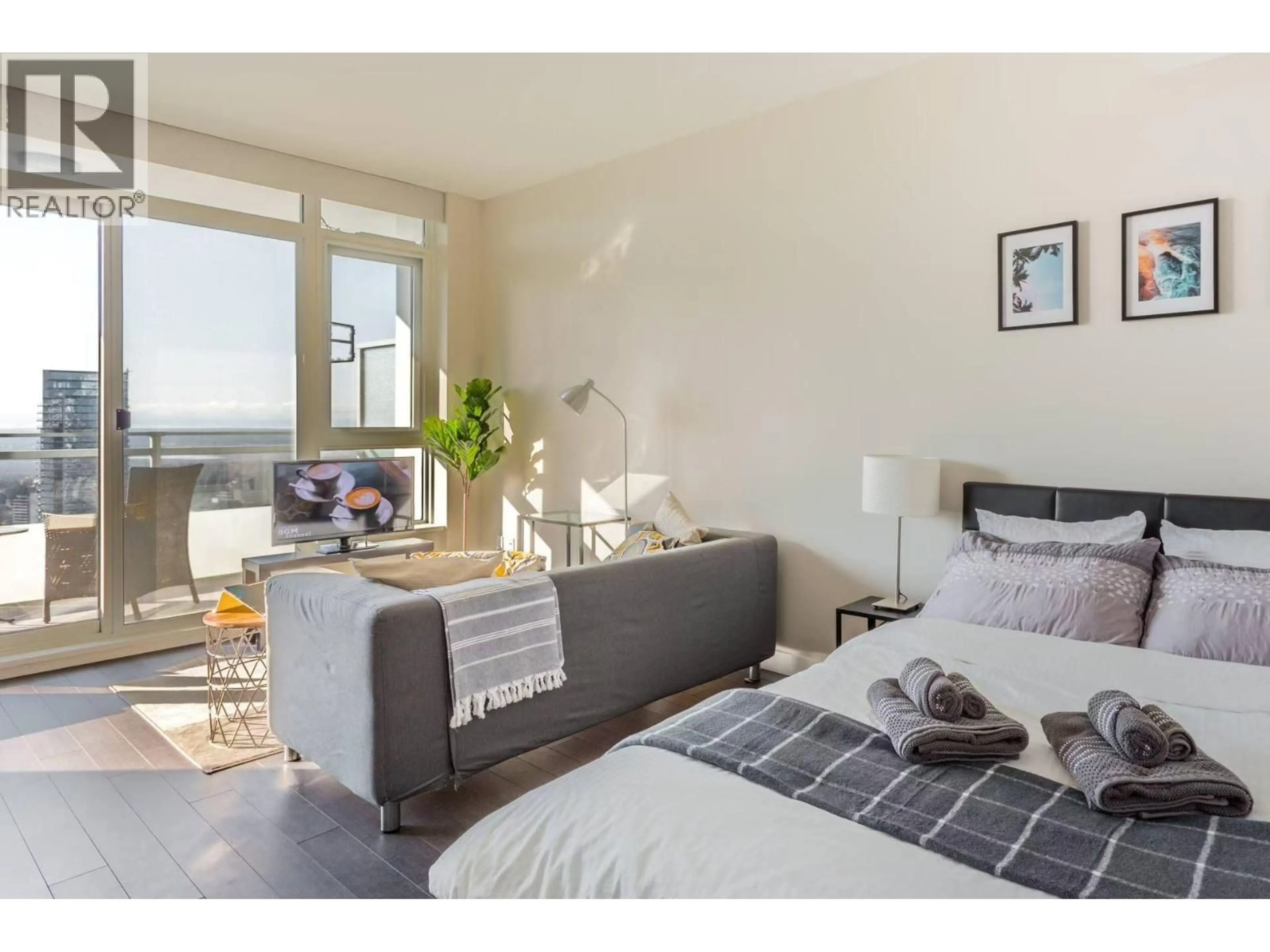 A pic of a room for 3702 - 4508 HAZEL STREET, Burnaby British Columbia V5H0E4