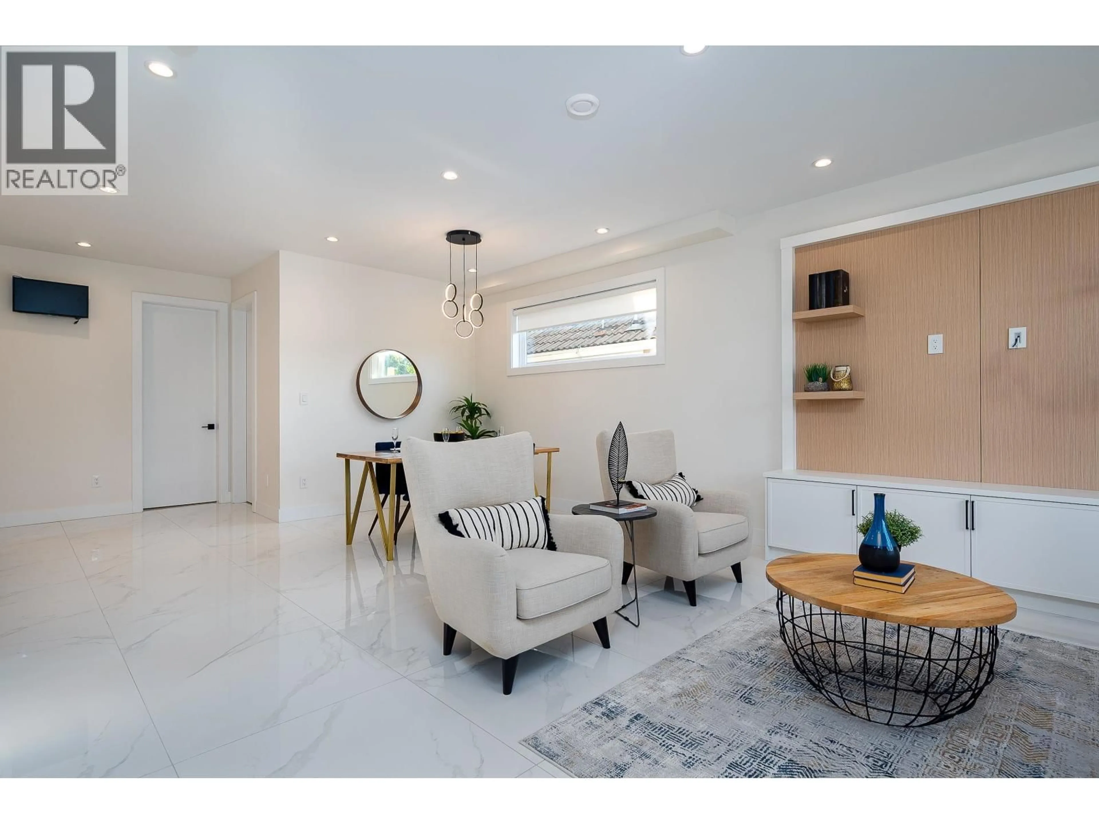 Living room with furniture, ceramic/tile floor for 4226 WILLIAMS ROAD, Richmond British Columbia V7E1J9