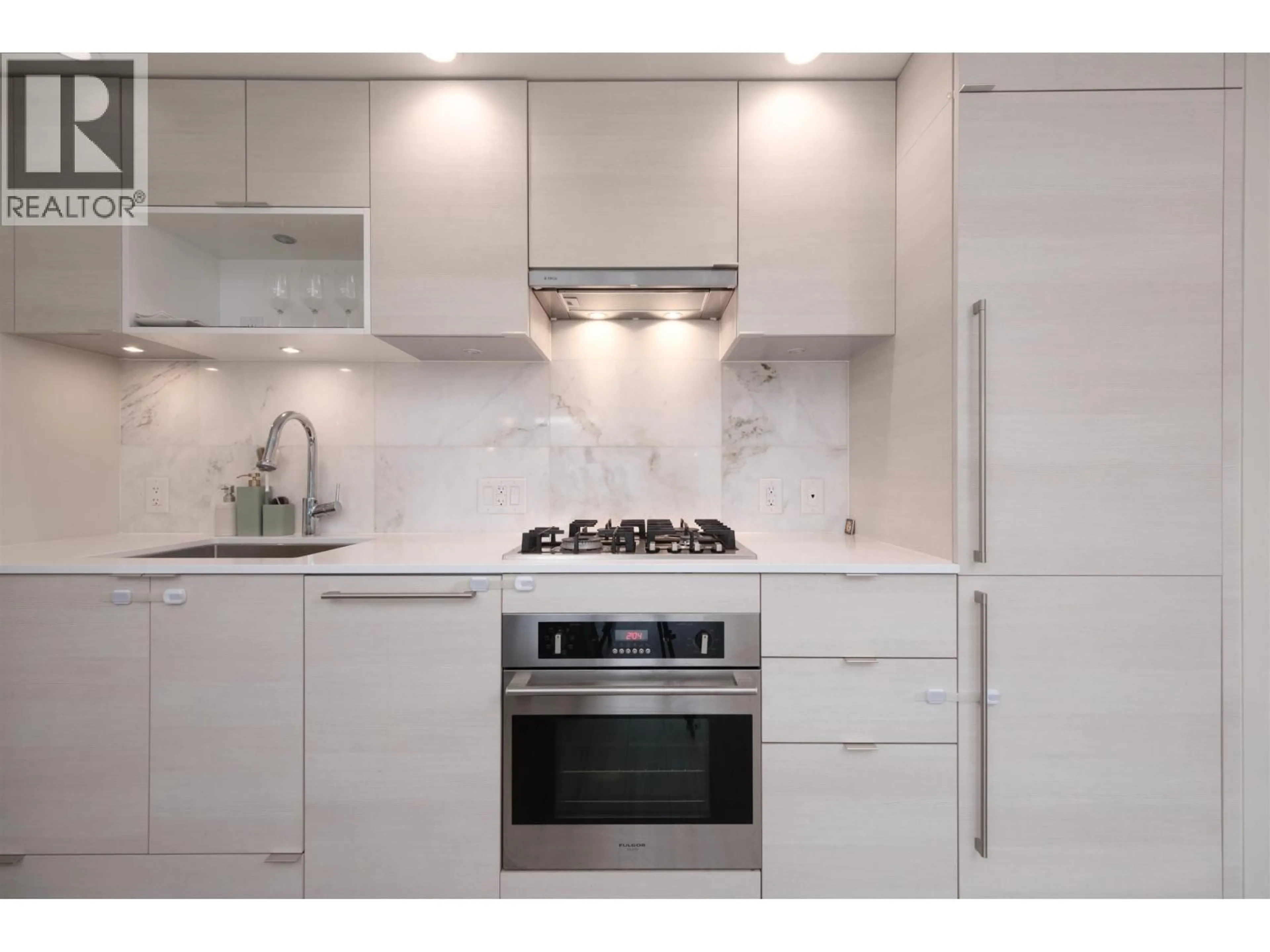 Standard kitchen, unknown for 306 - 602 COMO LAKE AVENUE, Coquitlam British Columbia V3J0G2
