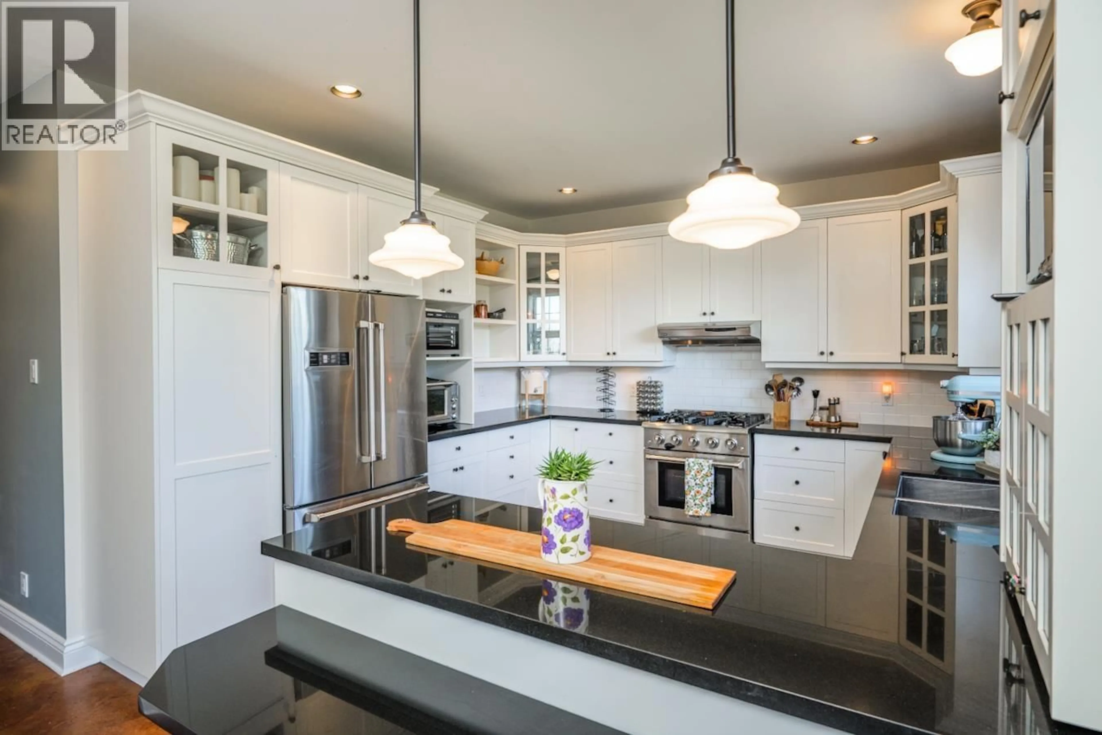 Contemporary kitchen, unknown for 5226 CRANBROOK HILL ROAD, Prince George British Columbia V2M7C4