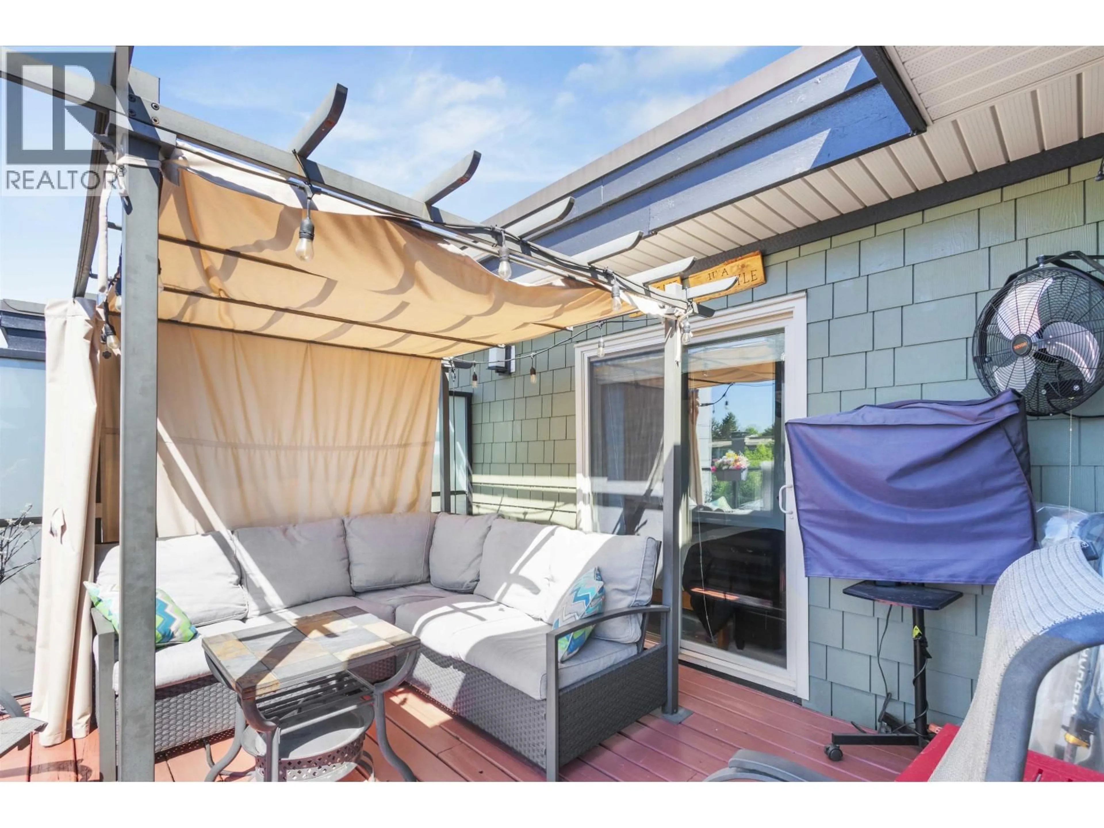 Patio, street for 404 - 2460 KELLY AVENUE, Port Coquitlam British Columbia V3C0E3