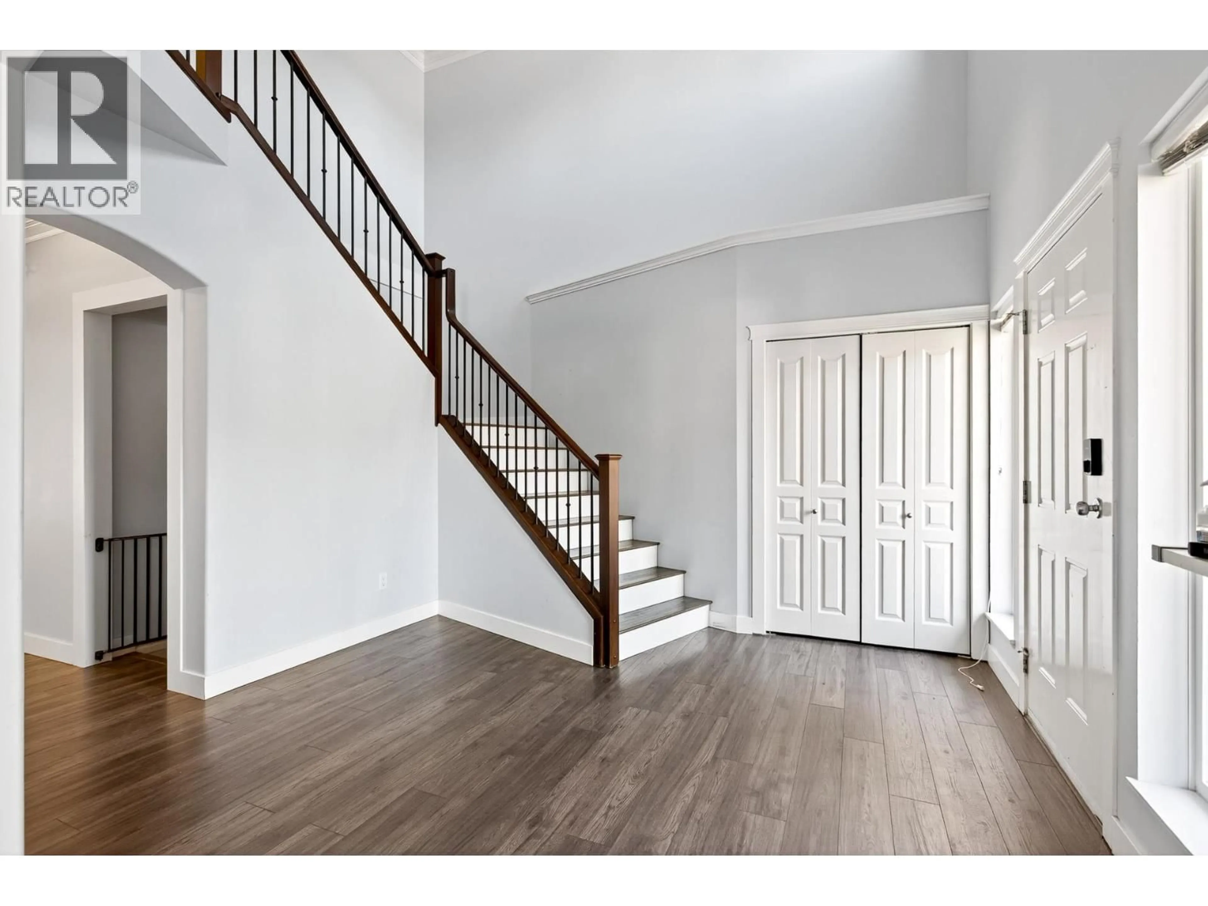Indoor entryway for 1118 - 11497 236 STREET, Maple Ridge British Columbia V2W2E8