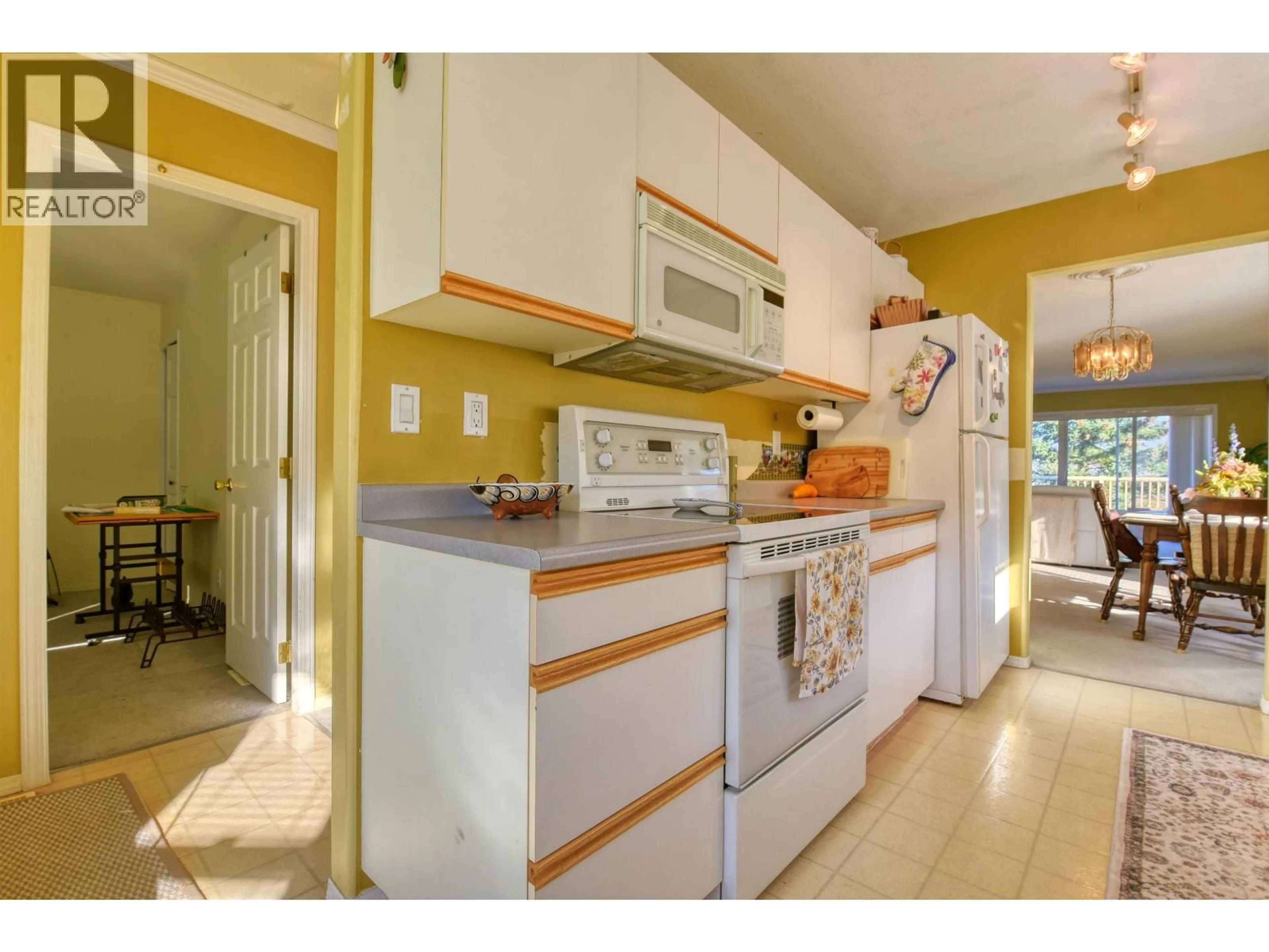 Standard kitchen, unknown for 7 - 500 WOTZKE DRIVE, Williams Lake British Columbia V2G4S9