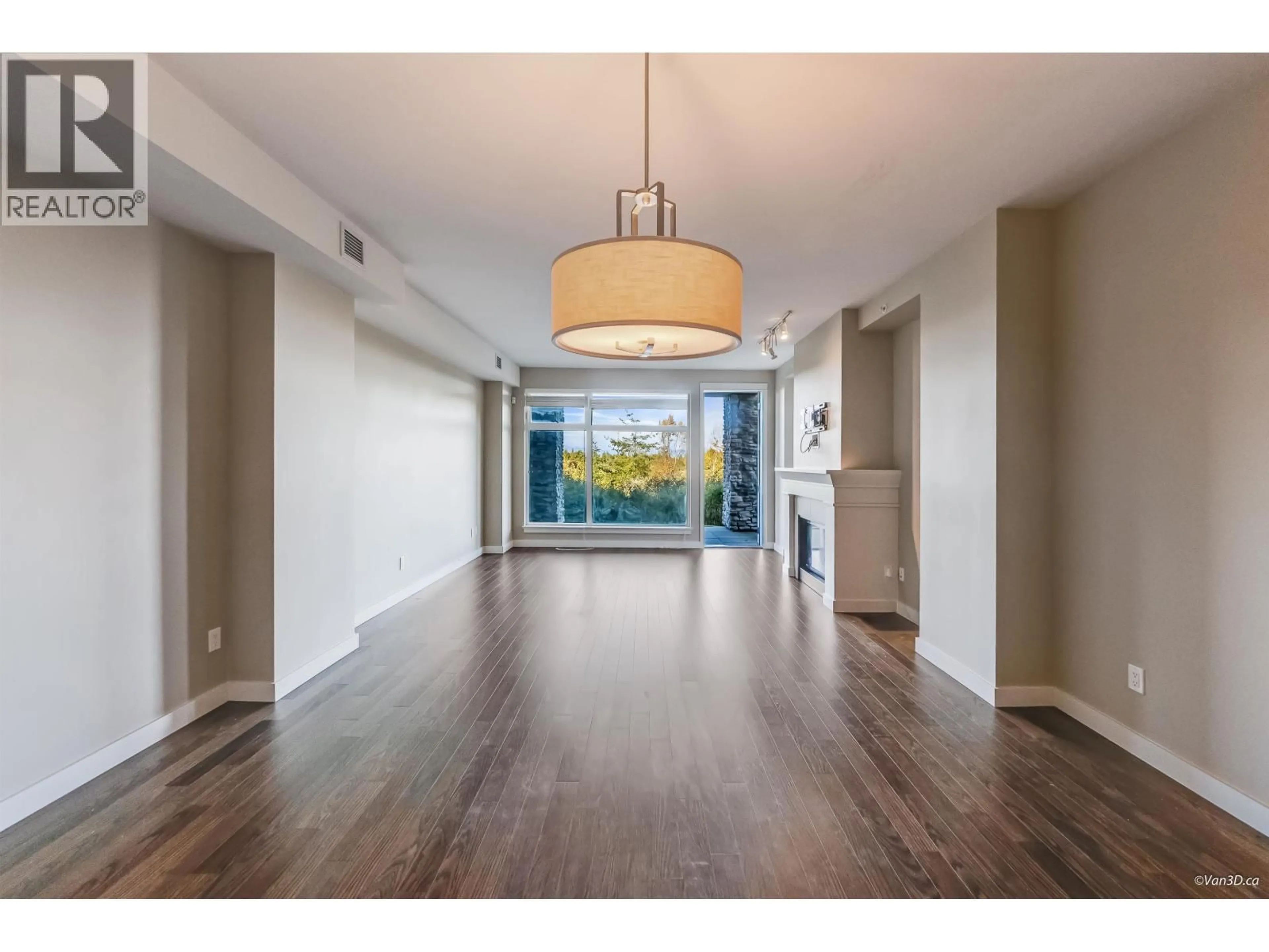 Indoor entryway for 112 - 5055 SPRINGS BOULEVARD, Tsawwassen British Columbia V4M0A5