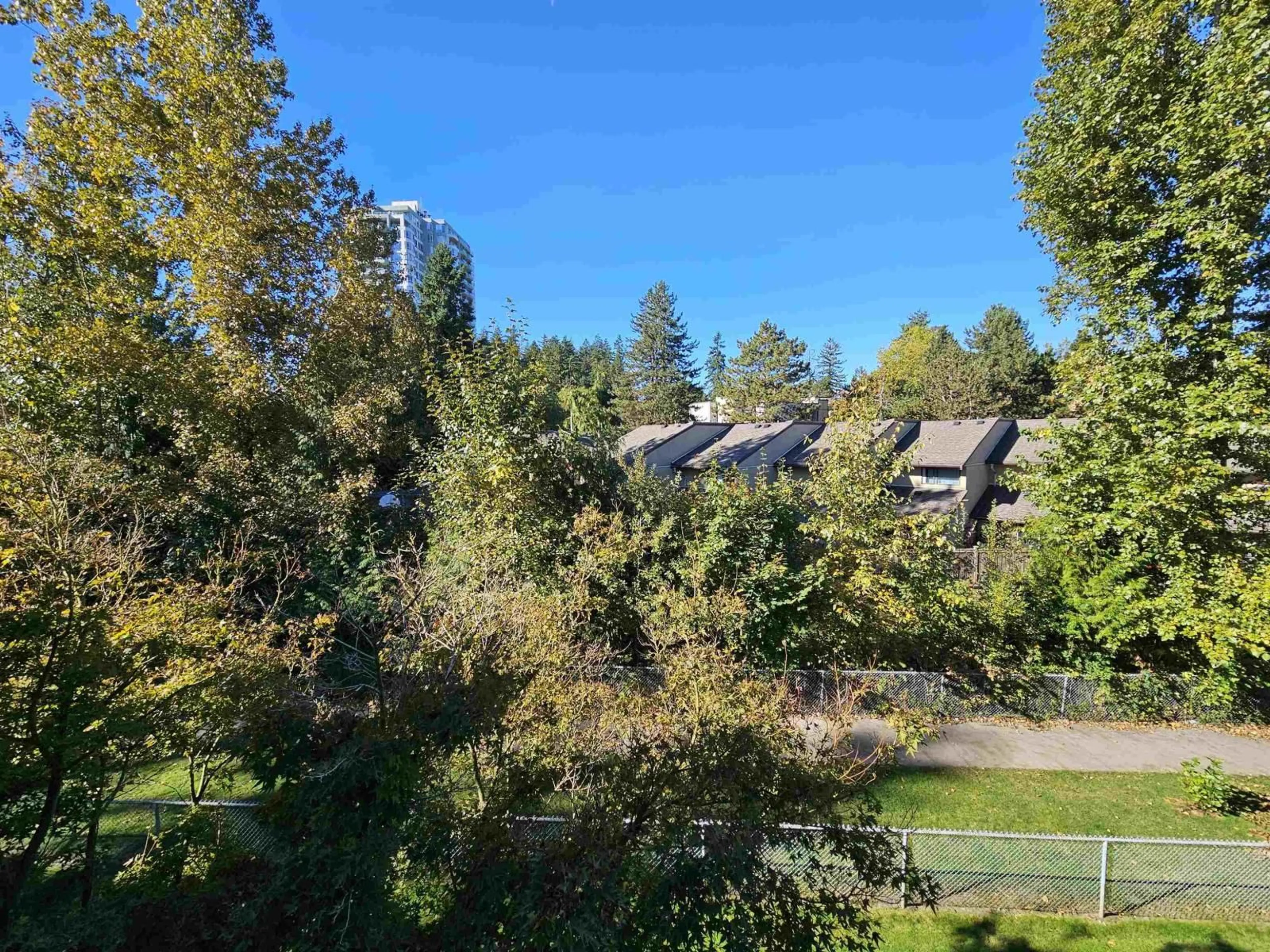 A pic from outside/outdoor area/front of a property/back of a property/a pic from drone, forest/trees view for 302 - 14980 101A, Surrey British Columbia V3R0T1