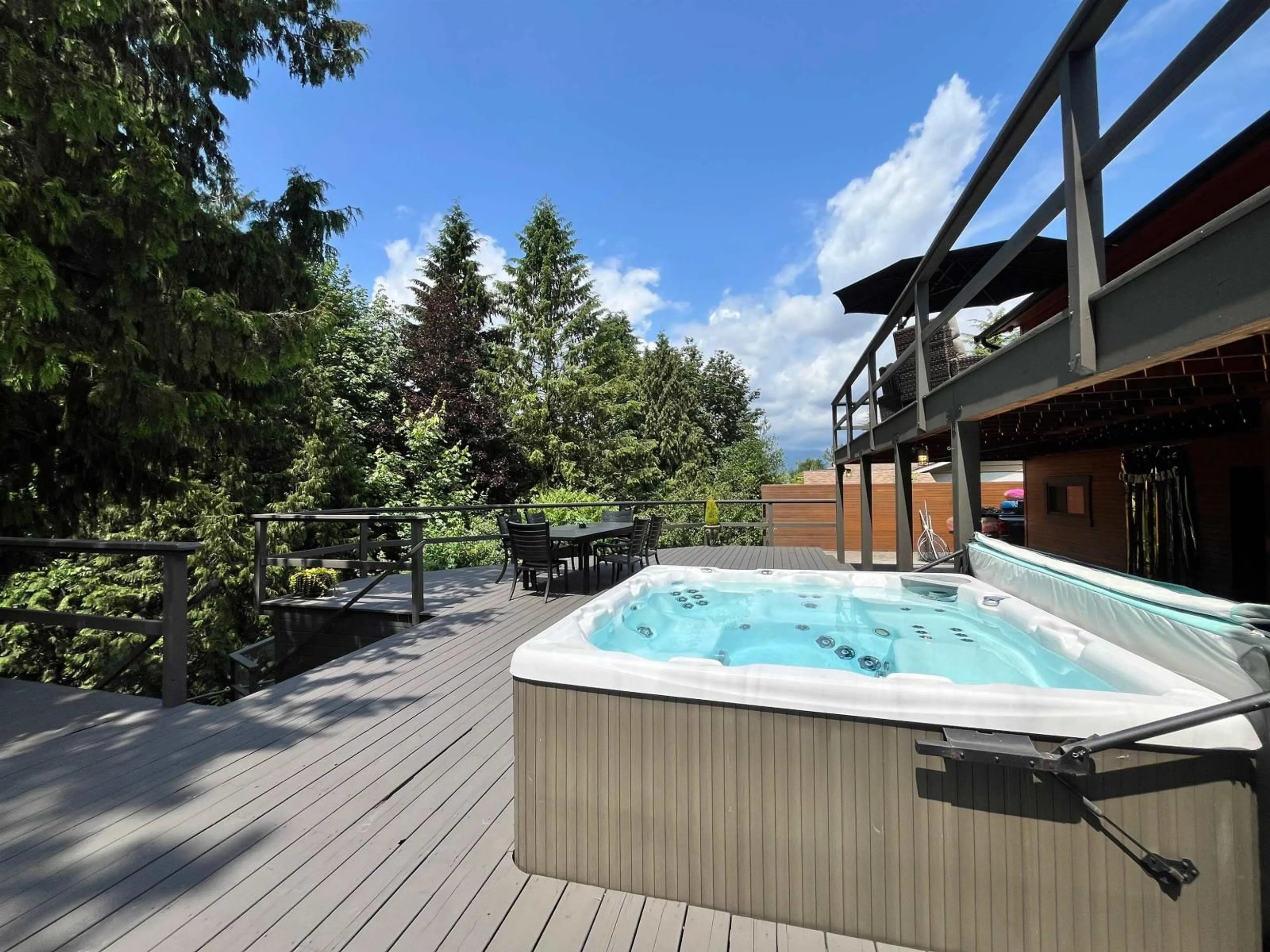 Patio, unknown for 11285 133A, Surrey British Columbia V3R2Y8