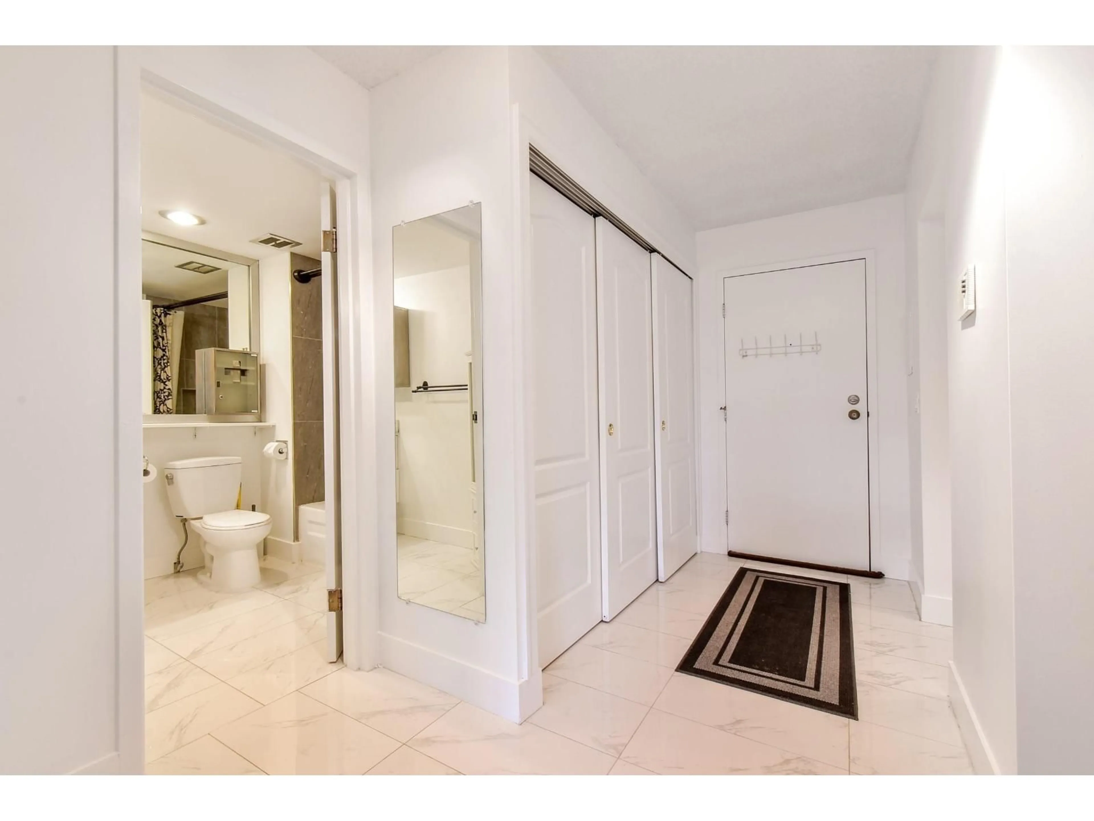 Unknown for 307 - 1320 FIR, White Rock British Columbia V4B4B2