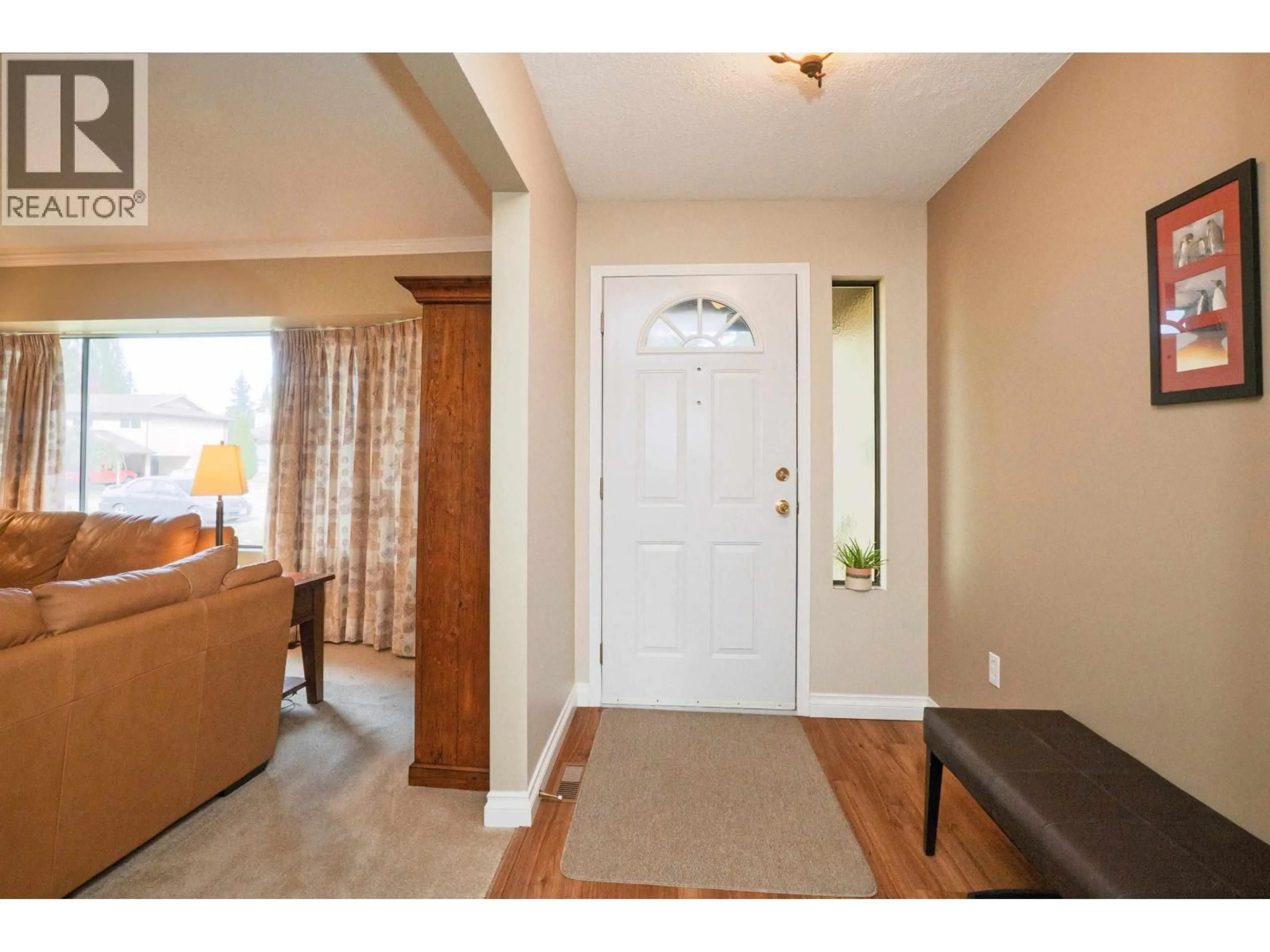 Indoor entryway for 21056 BARKER AVENUE, Maple Ridge British Columbia V2X8R6