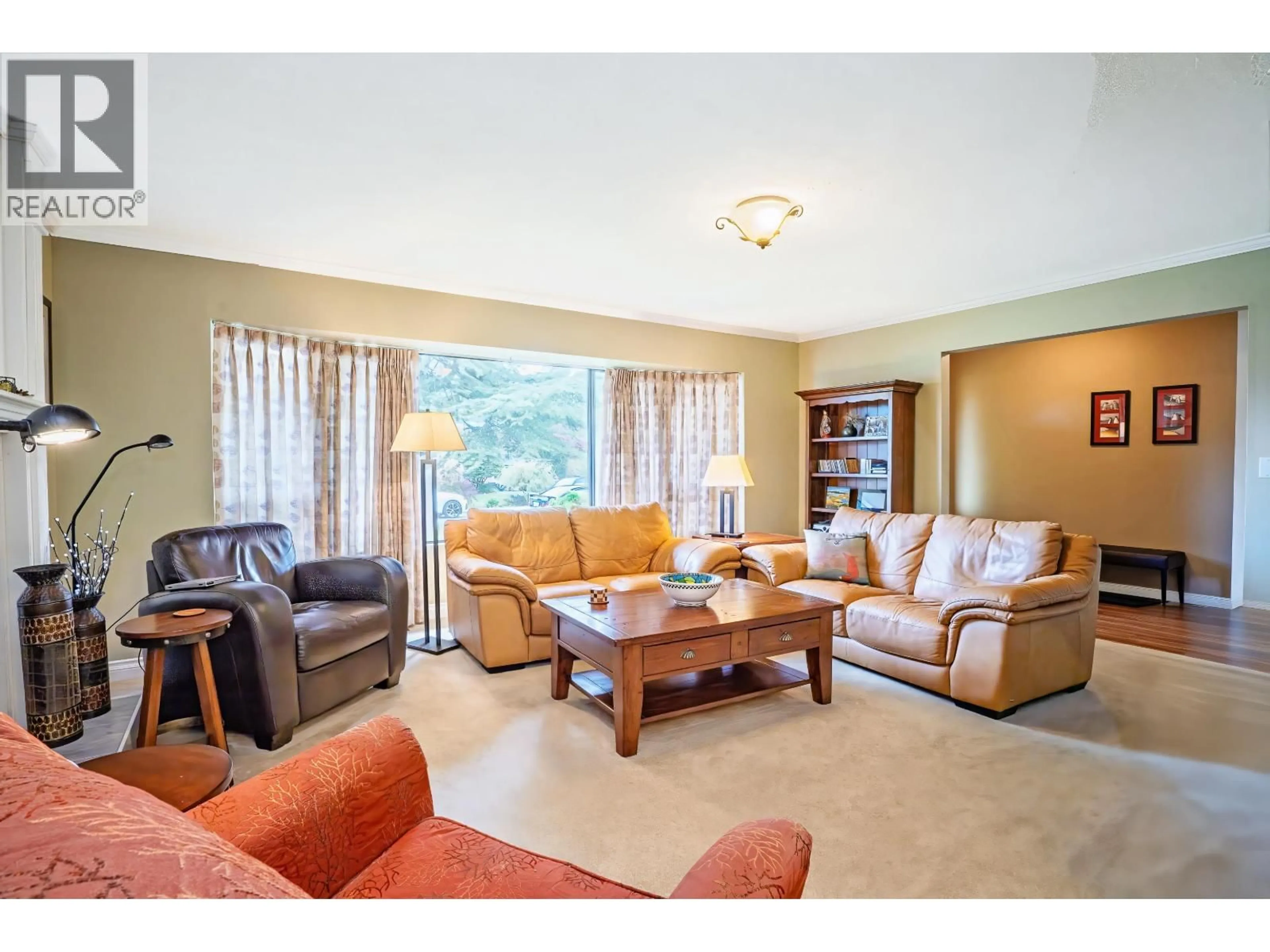 Living room with furniture, unknown for 21056 BARKER AVENUE, Maple Ridge British Columbia V2X8R6