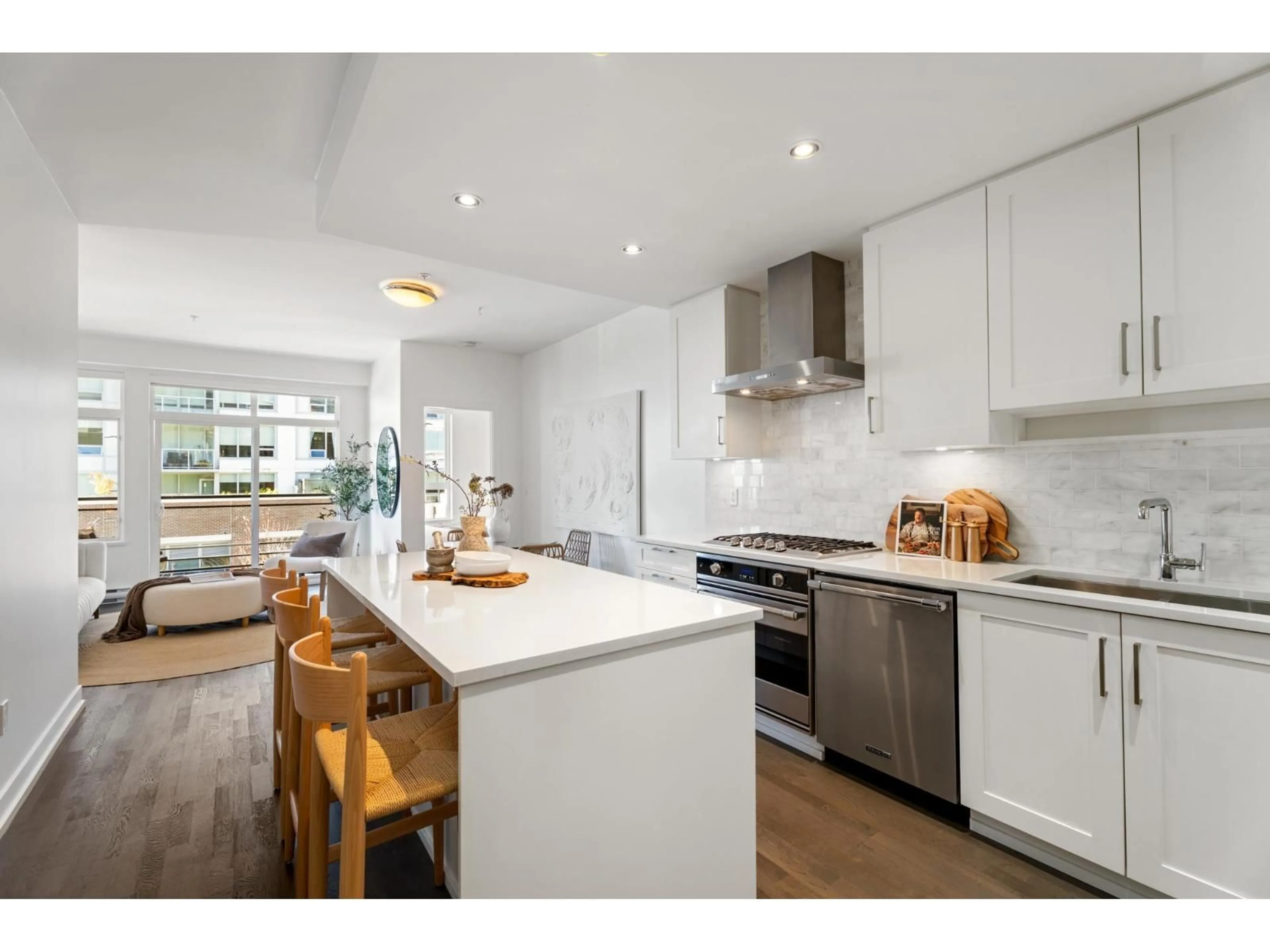 Open concept kitchen, unknown for 309 - 1420 JOHNSTON, White Rock British Columbia V4B3Z5