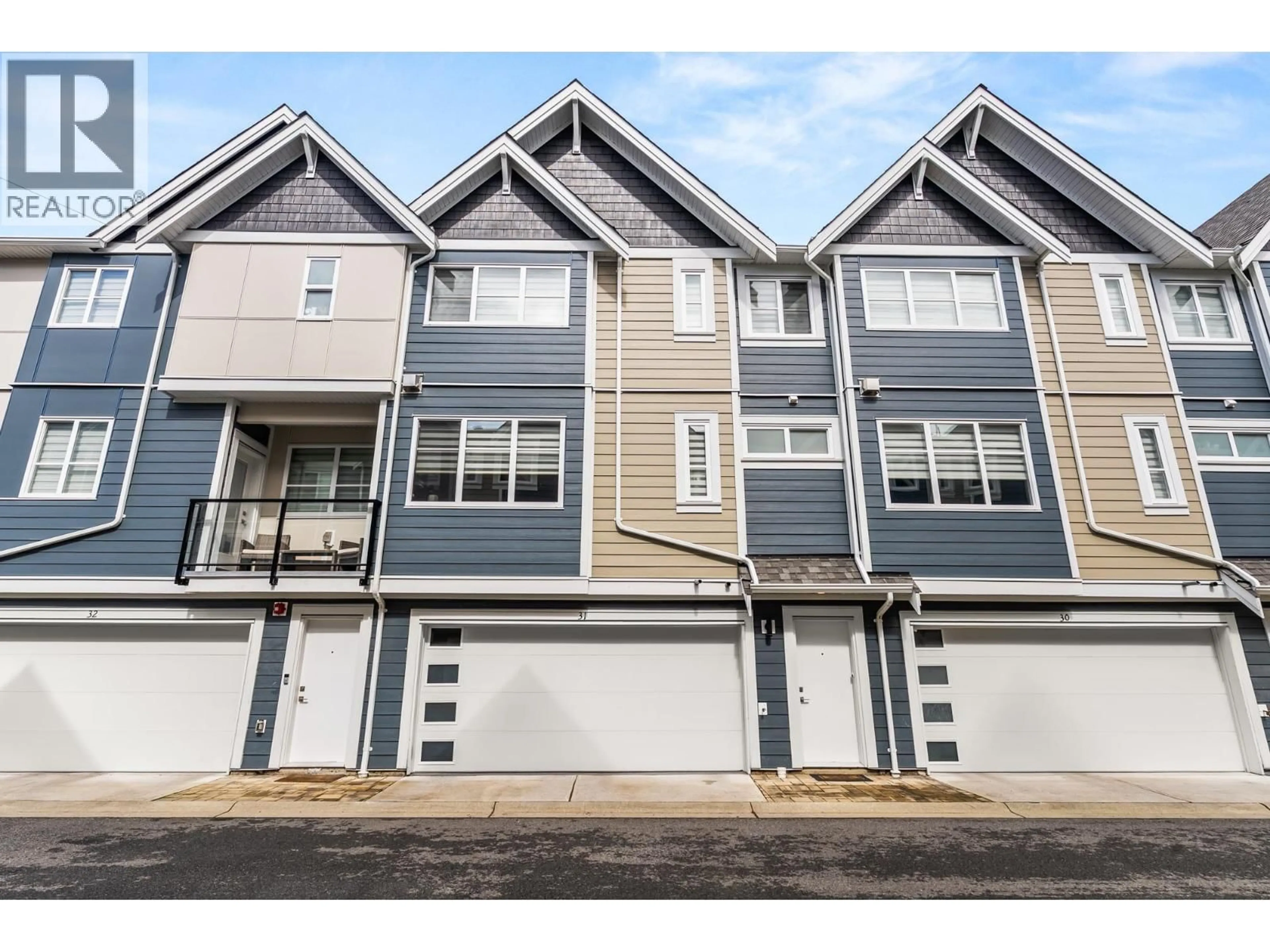 Home with vinyl exterior material, street for 31 - 5377 8A AVENUE, Delta British Columbia V4M0E2