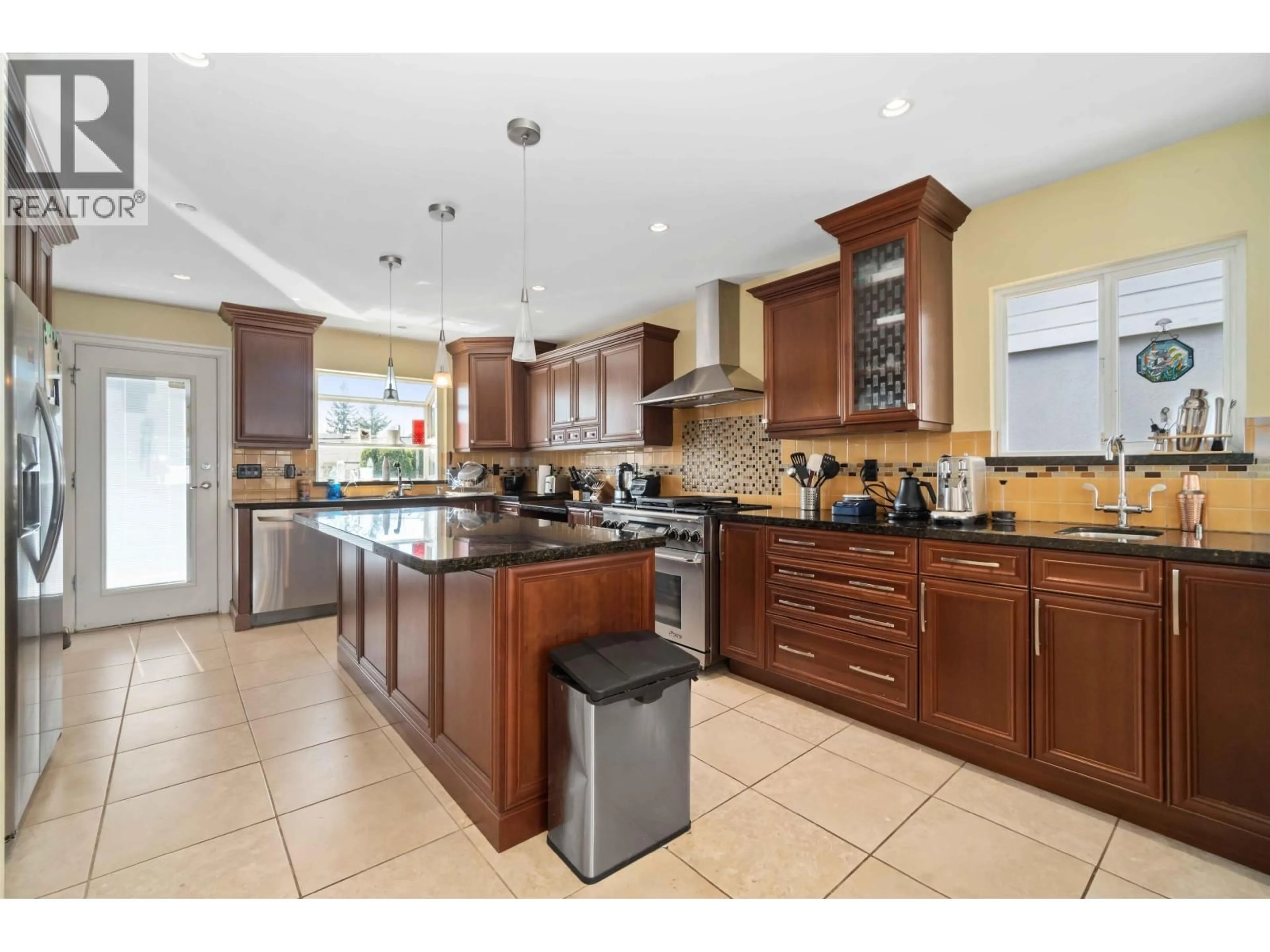 Open concept kitchen, ceramic/tile floor for 595 GARROW DRIVE, Port Moody British Columbia V3H1H6