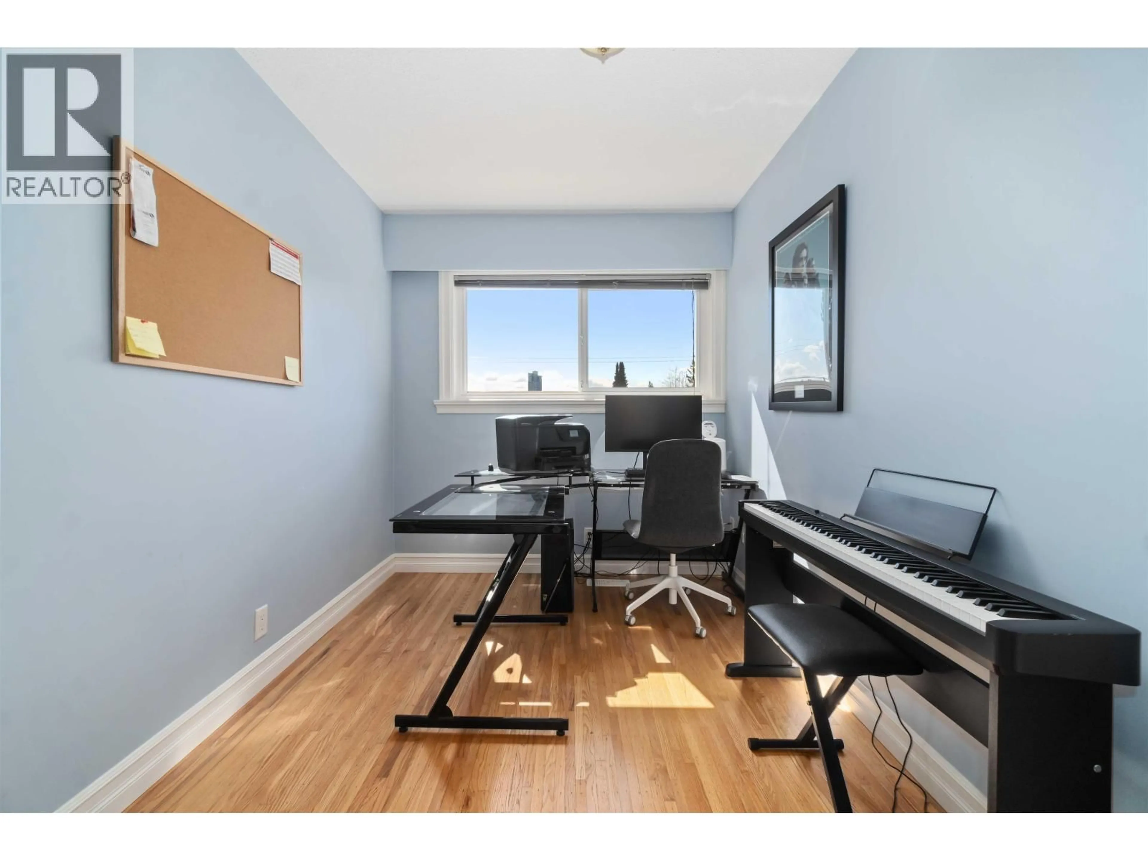 A pic of a room for 595 GARROW DRIVE, Port Moody British Columbia V3H1H6