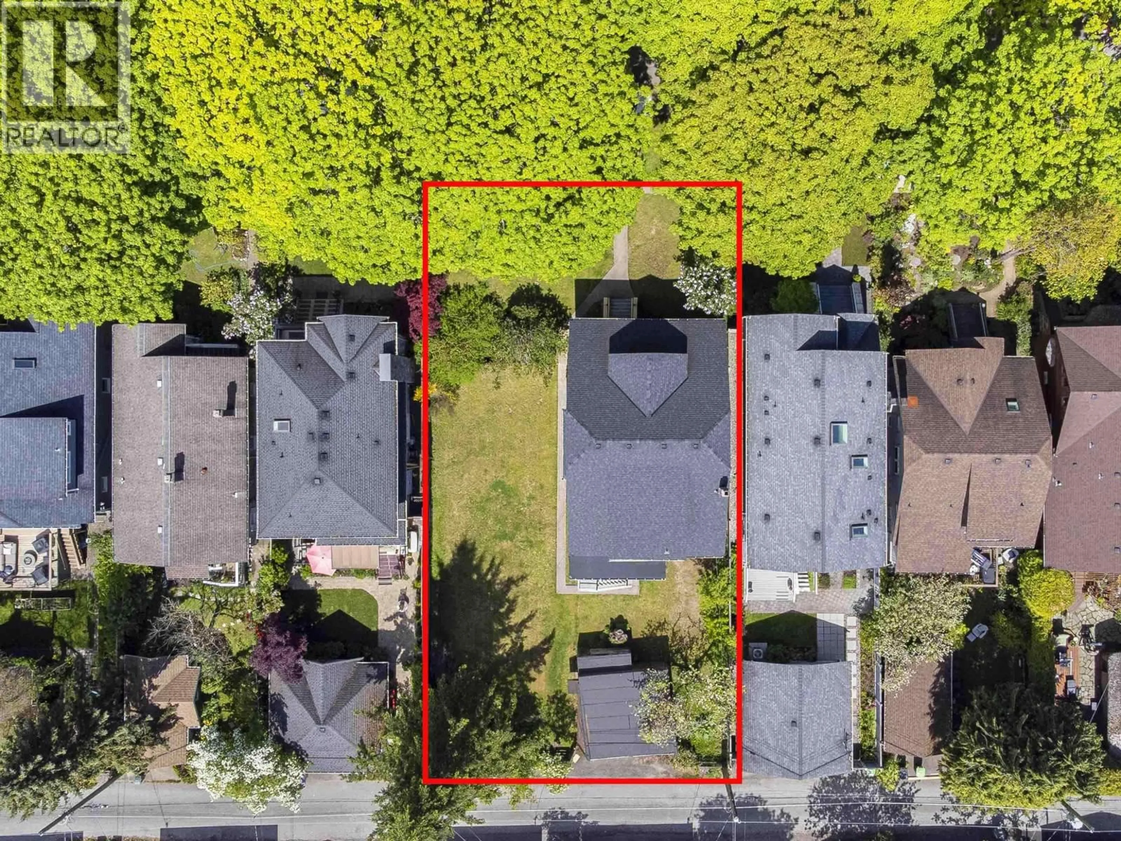 A pic from outside/outdoor area/front of a property/back of a property/a pic from drone, street for 3536 22ND AVENUE, Vancouver British Columbia V6S1J3