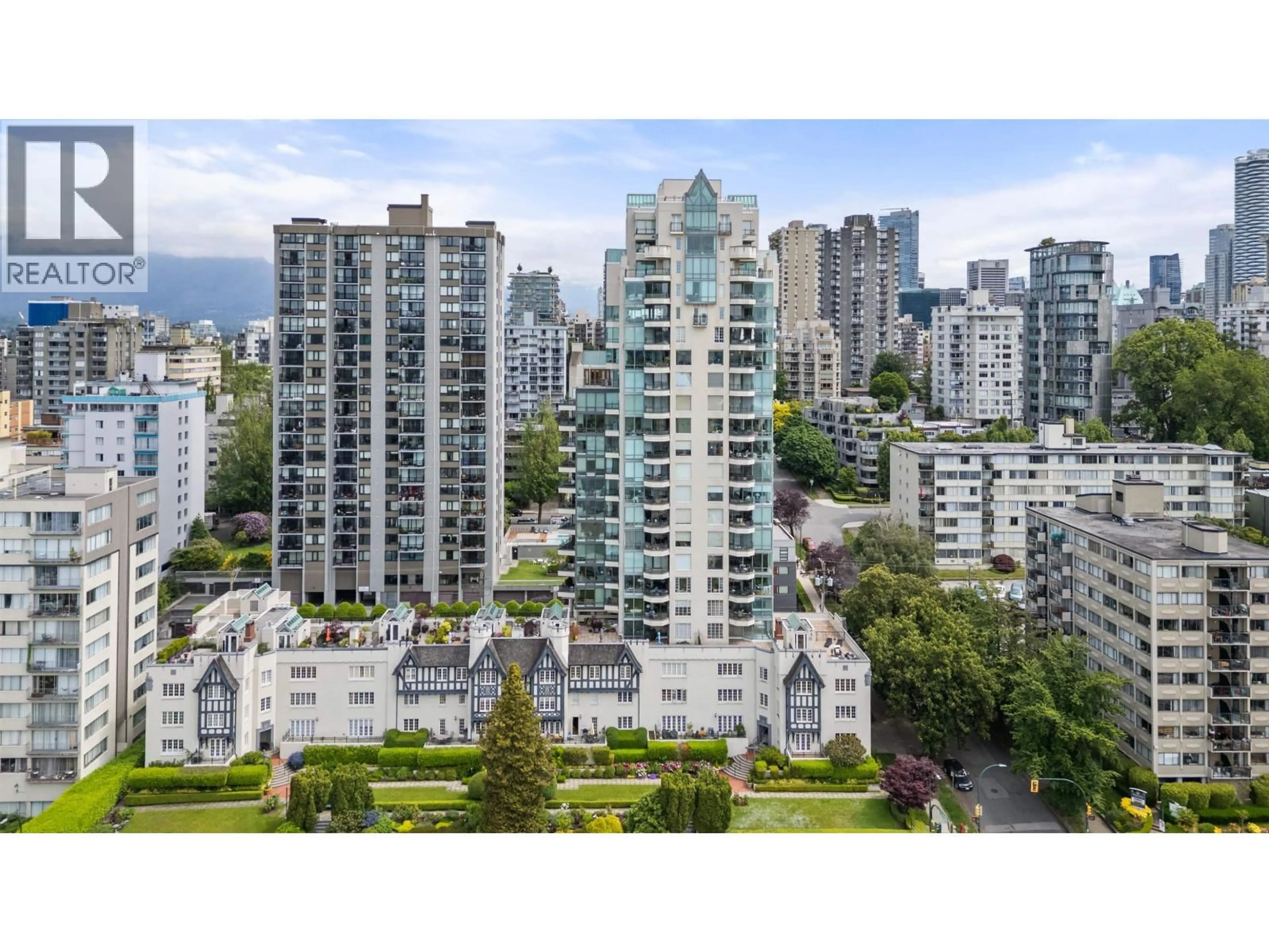 A pic from outside/outdoor area/front of a property/back of a property/a pic from drone, city buildings view from balcony for 307 - 1311 BEACH AVENUE, Vancouver British Columbia V6E1V6