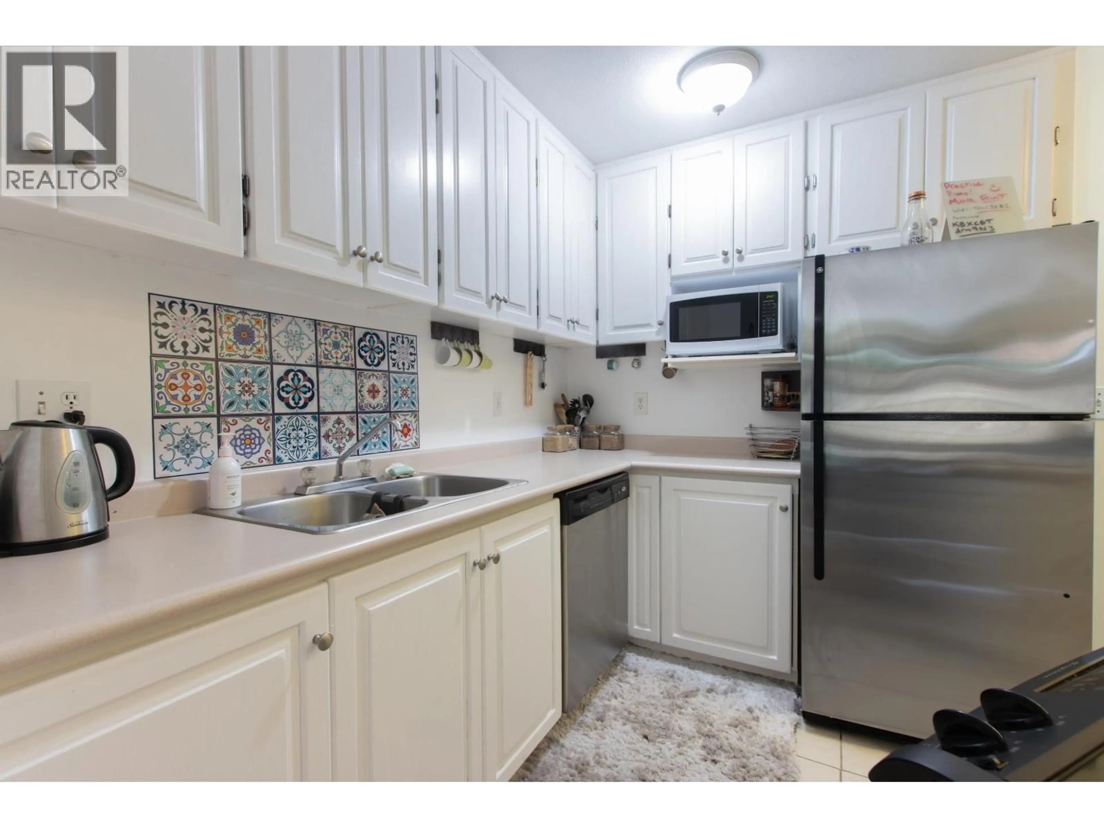 Standard kitchen, ceramic/tile floor for E210 - 40180 WILLOW CRESCENT, Squamish British Columbia V8B0M3