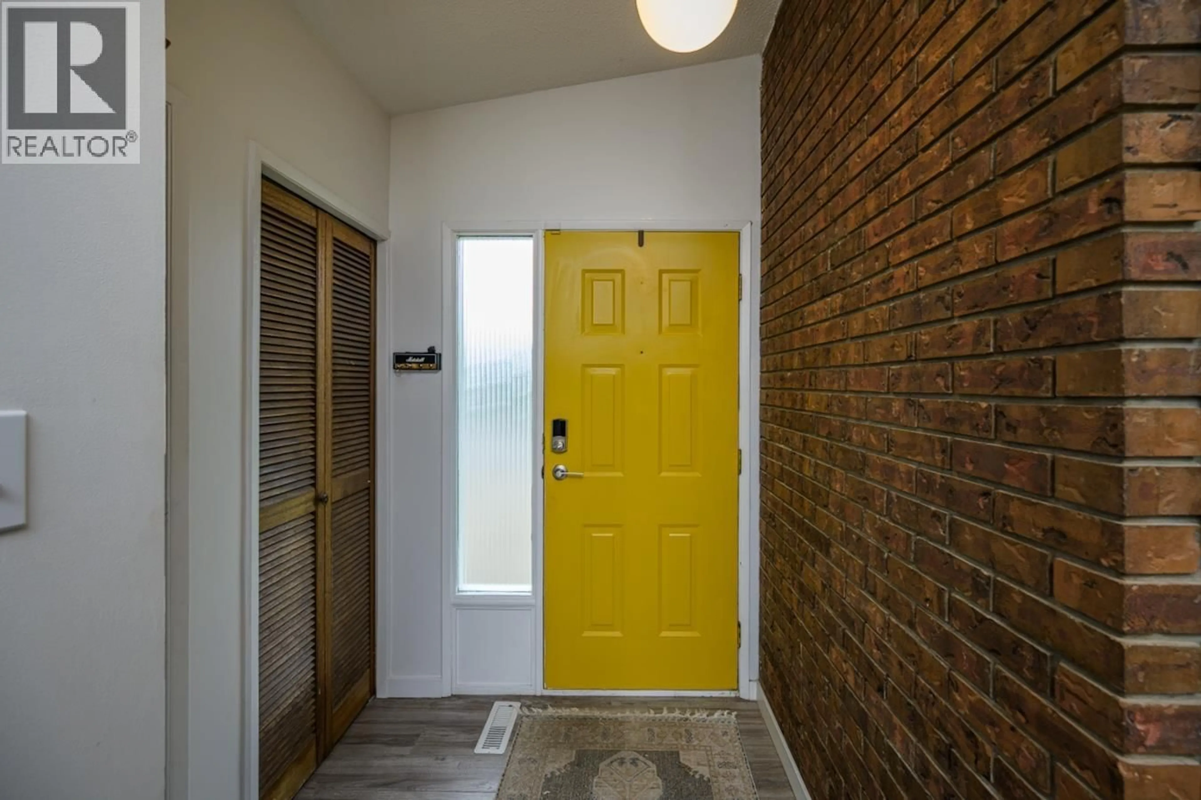 Indoor entryway for 288 MCDERMID DRIVE, Prince George British Columbia V2M5W8