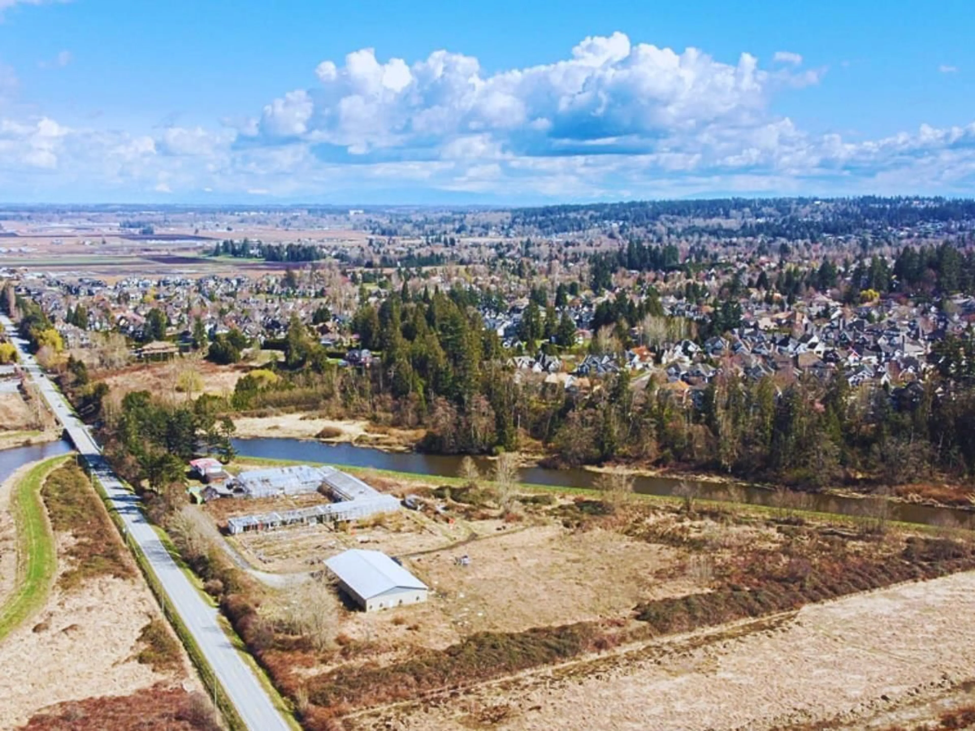 A pic from outside/outdoor area/front of a property/back of a property/a pic from drone, mountain view for 15442 40, Surrey British Columbia V3Z1E6