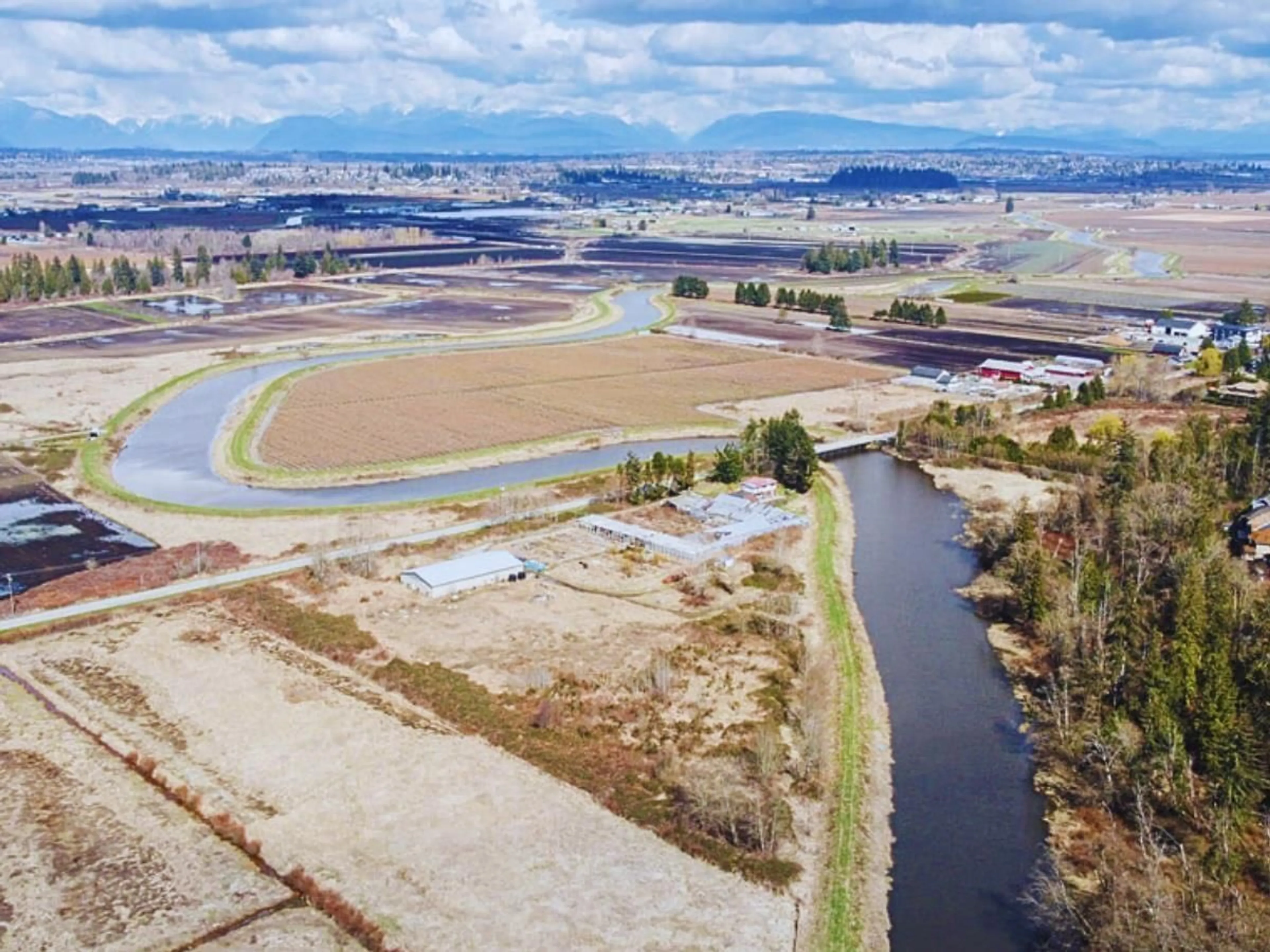 A pic from outside/outdoor area/front of a property/back of a property/a pic from drone, water/lake/river/ocean view for 15442 40, Surrey British Columbia V3Z1E6