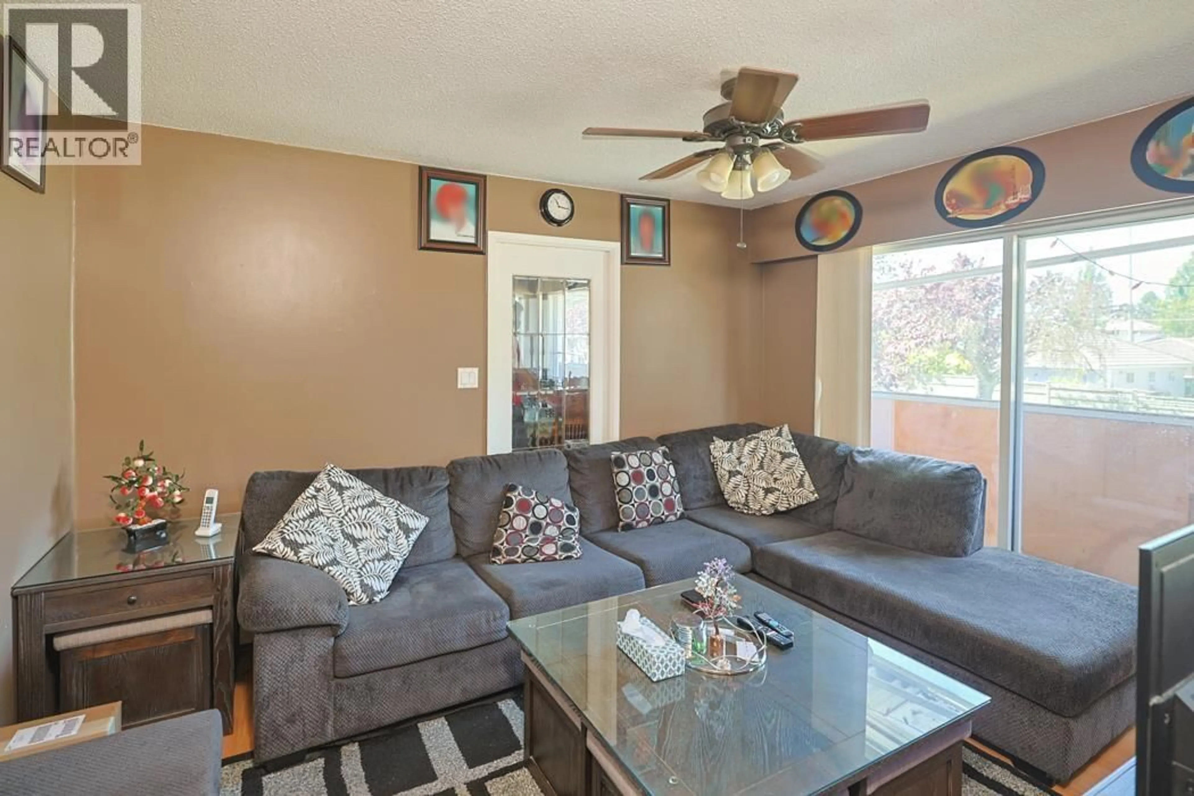 Living room with furniture, unknown for 7310 GLADSTONE STREET, Vancouver British Columbia V5P4G8