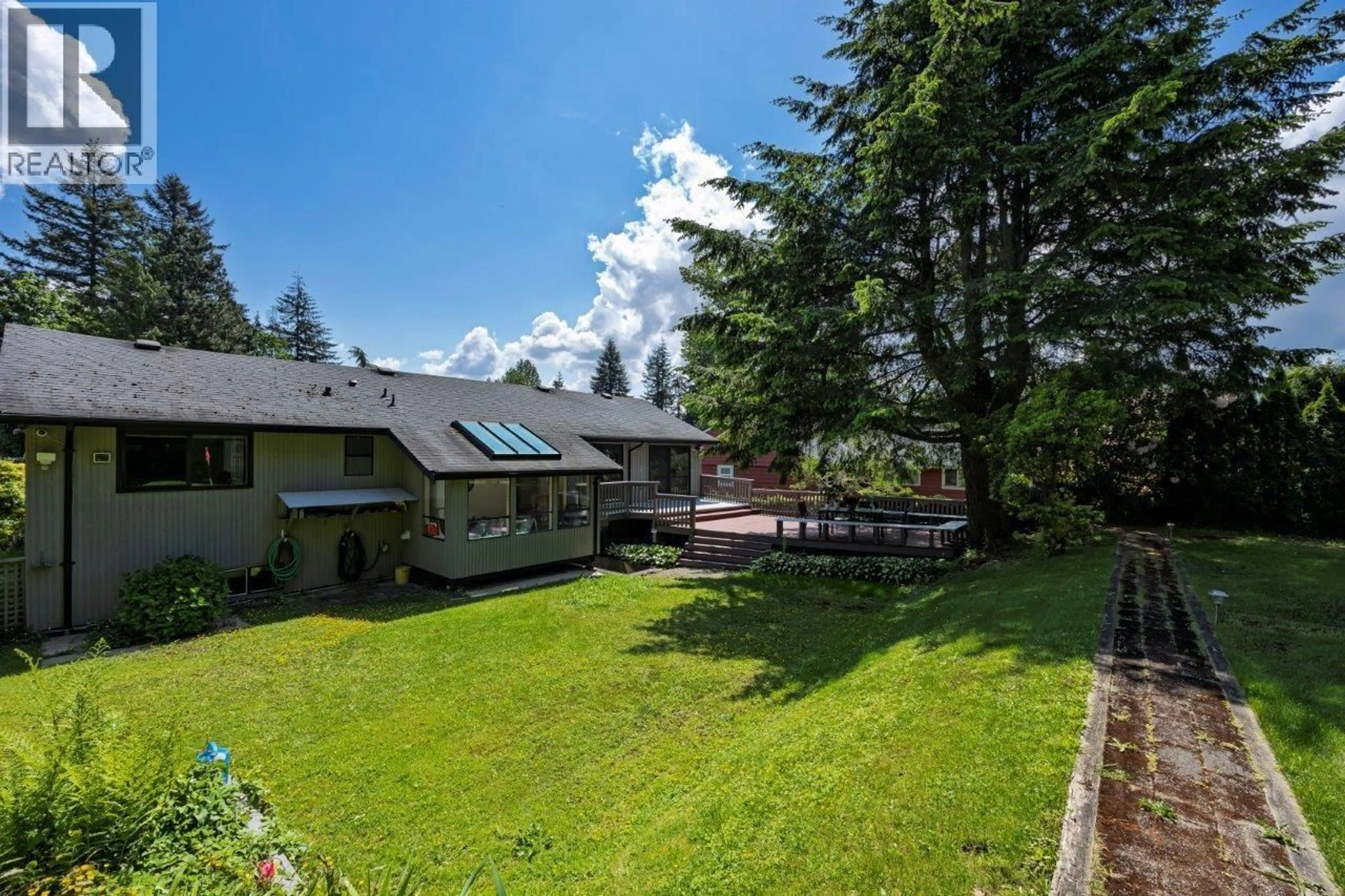 A pic from outside/outdoor area/front of a property/back of a property/a pic from drone, mountain view for 1427 APPIN ROAD, North Vancouver British Columbia V7J2T4