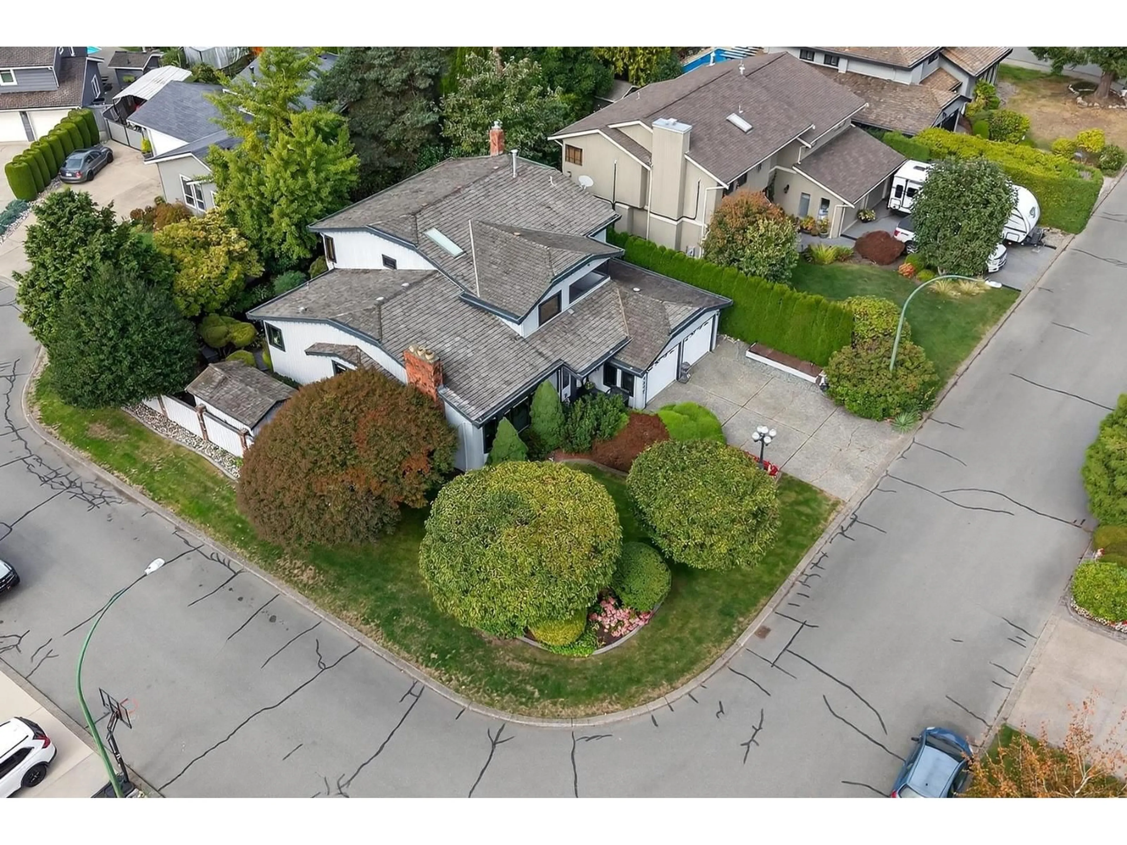 A pic from outside/outdoor area/front of a property/back of a property/a pic from drone, street for 7777 STAMFORD, Delta British Columbia V4C7T5