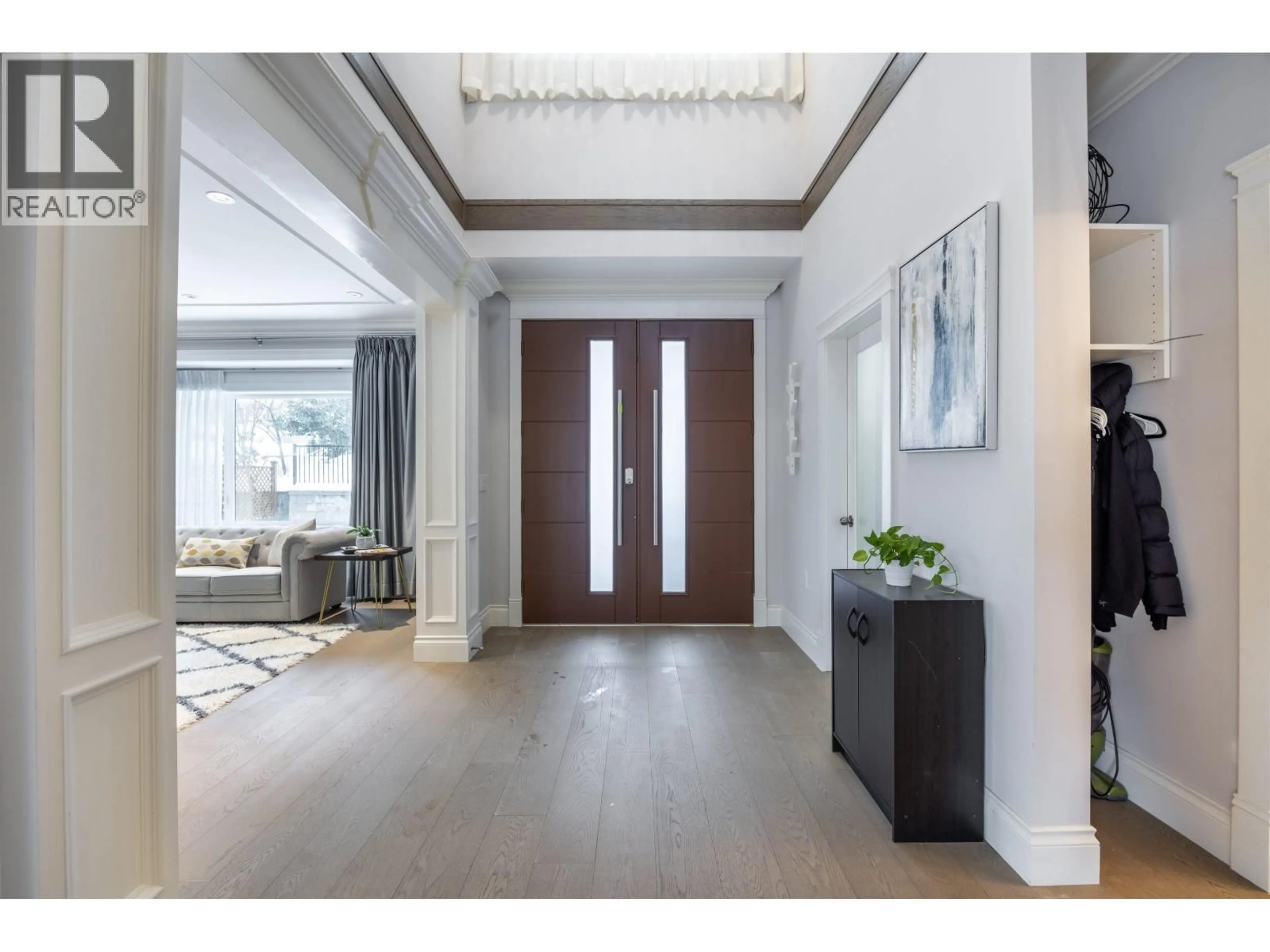 Indoor foyer for 6138 CARSON STREET, Burnaby British Columbia V5J2Z9