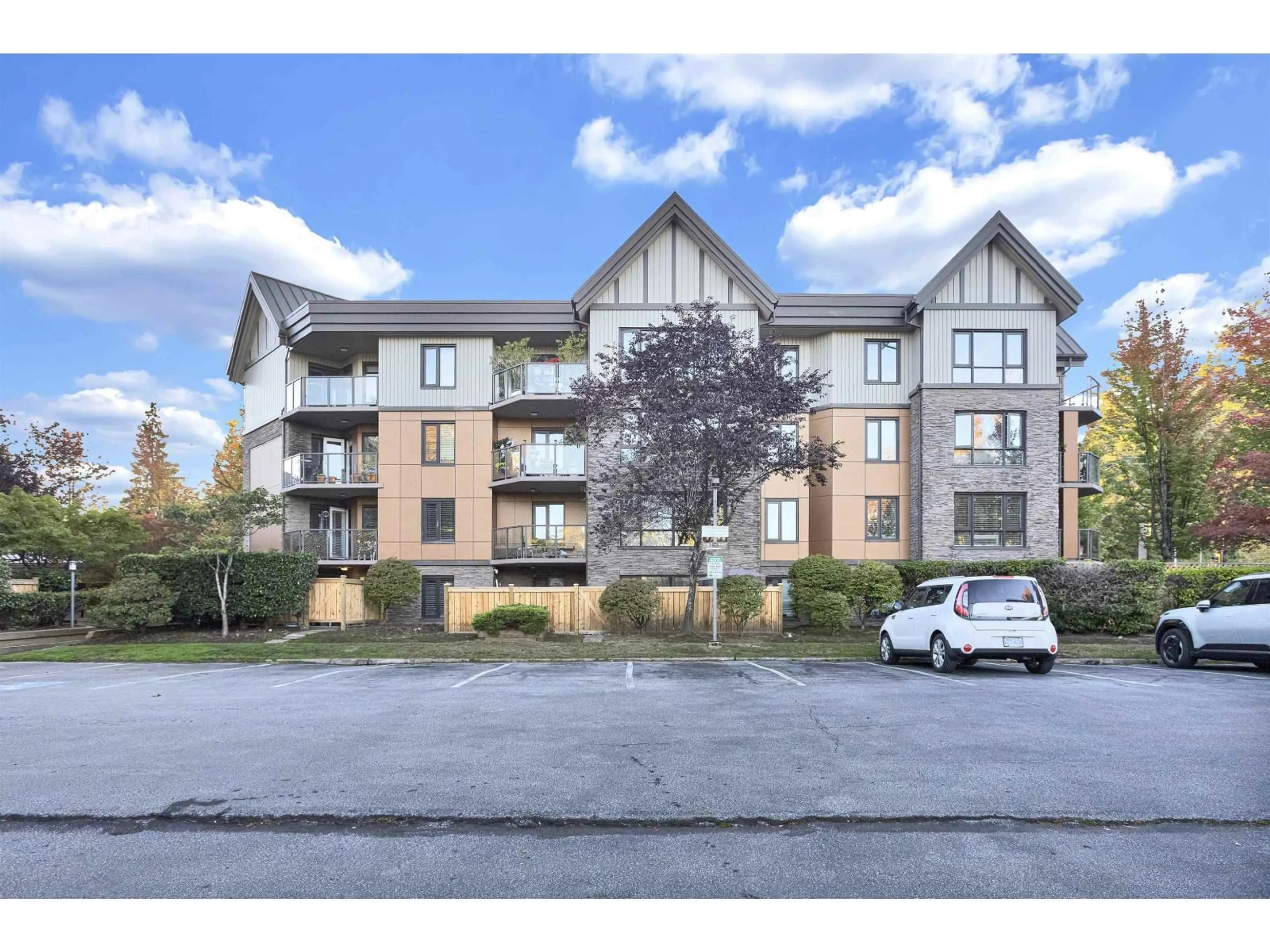 A pic from outside/outdoor area/front of a property/back of a property/a pic from drone, unknown for 106 - 9978 148, Surrey British Columbia V3R0P9