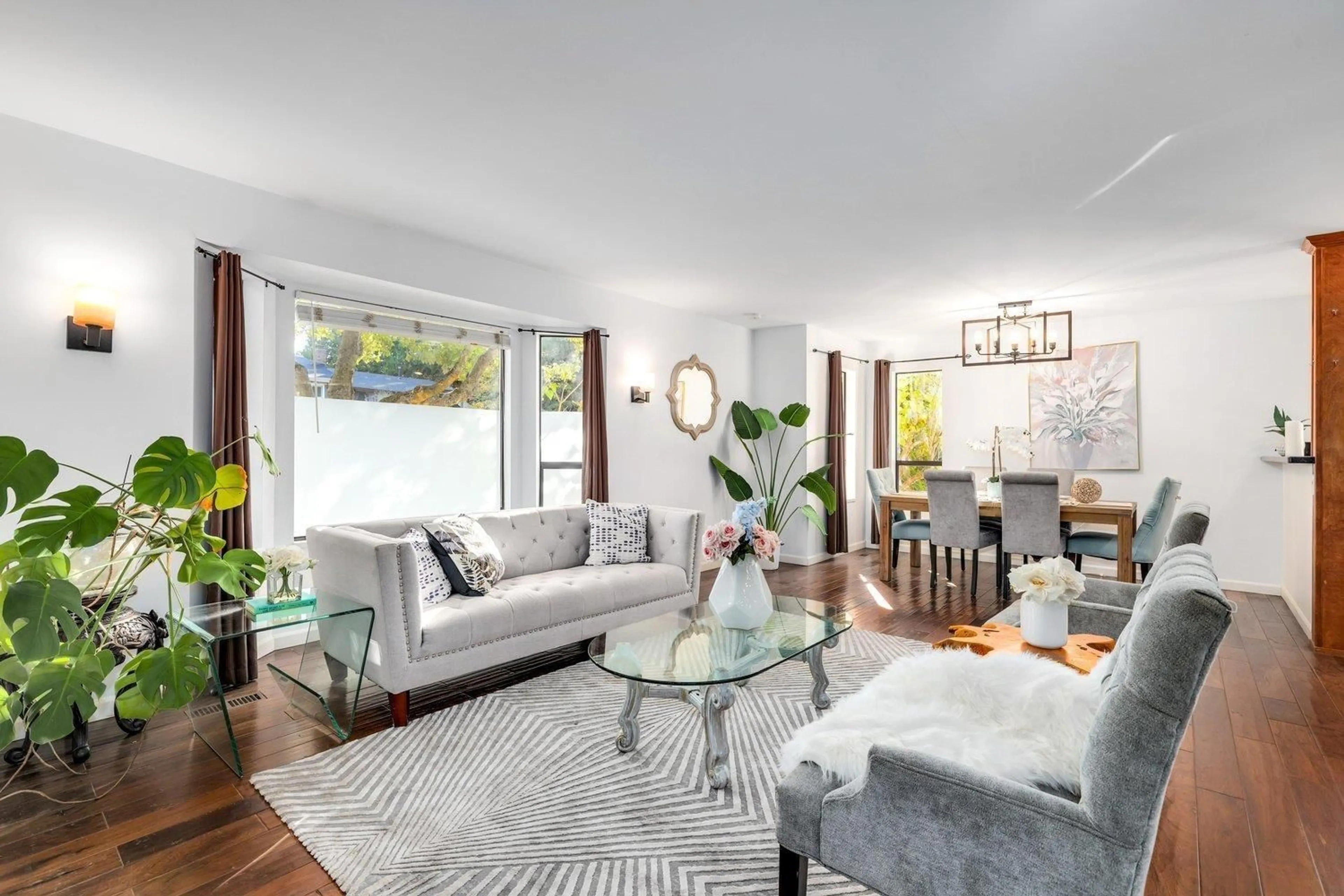 Living room with furniture, unknown for 14857 17, Surrey British Columbia V4A6G4