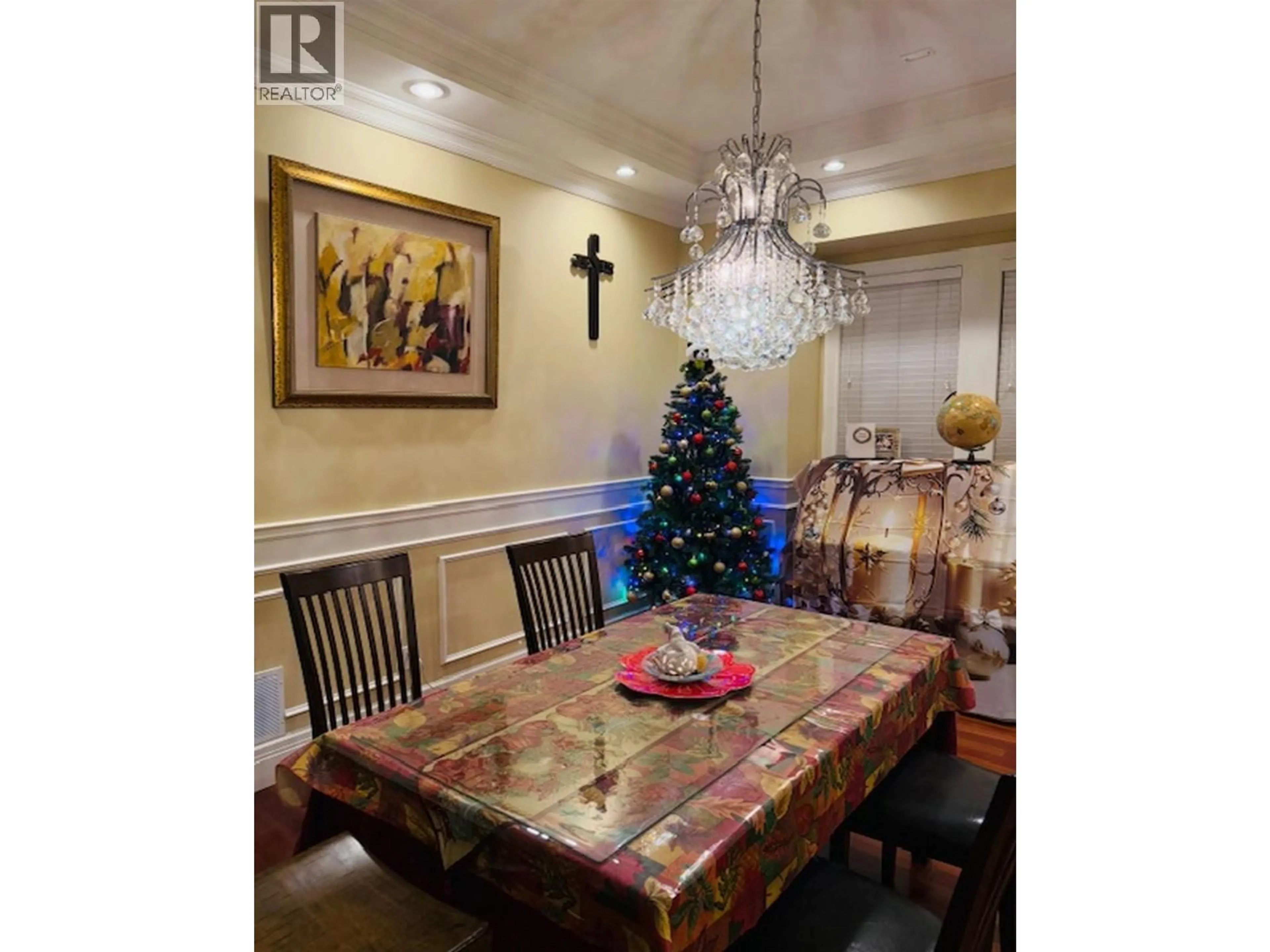 Dining room, wood/laminate floor for 2228 22ND AVENUE, Vancouver British Columbia V6L1L7