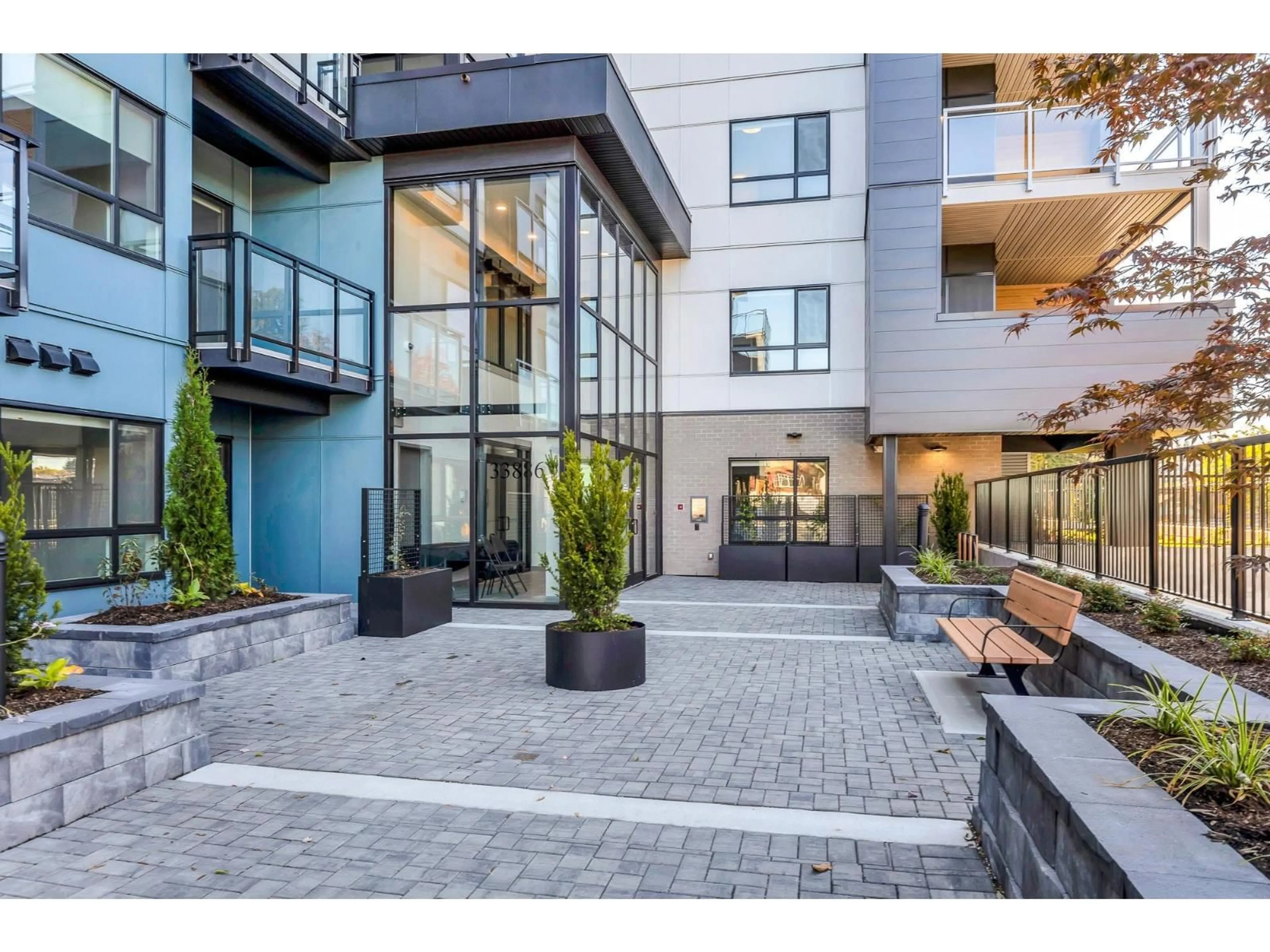 Patio, street for 304 - 33886 PINE, Abbotsford British Columbia V2S0N9
