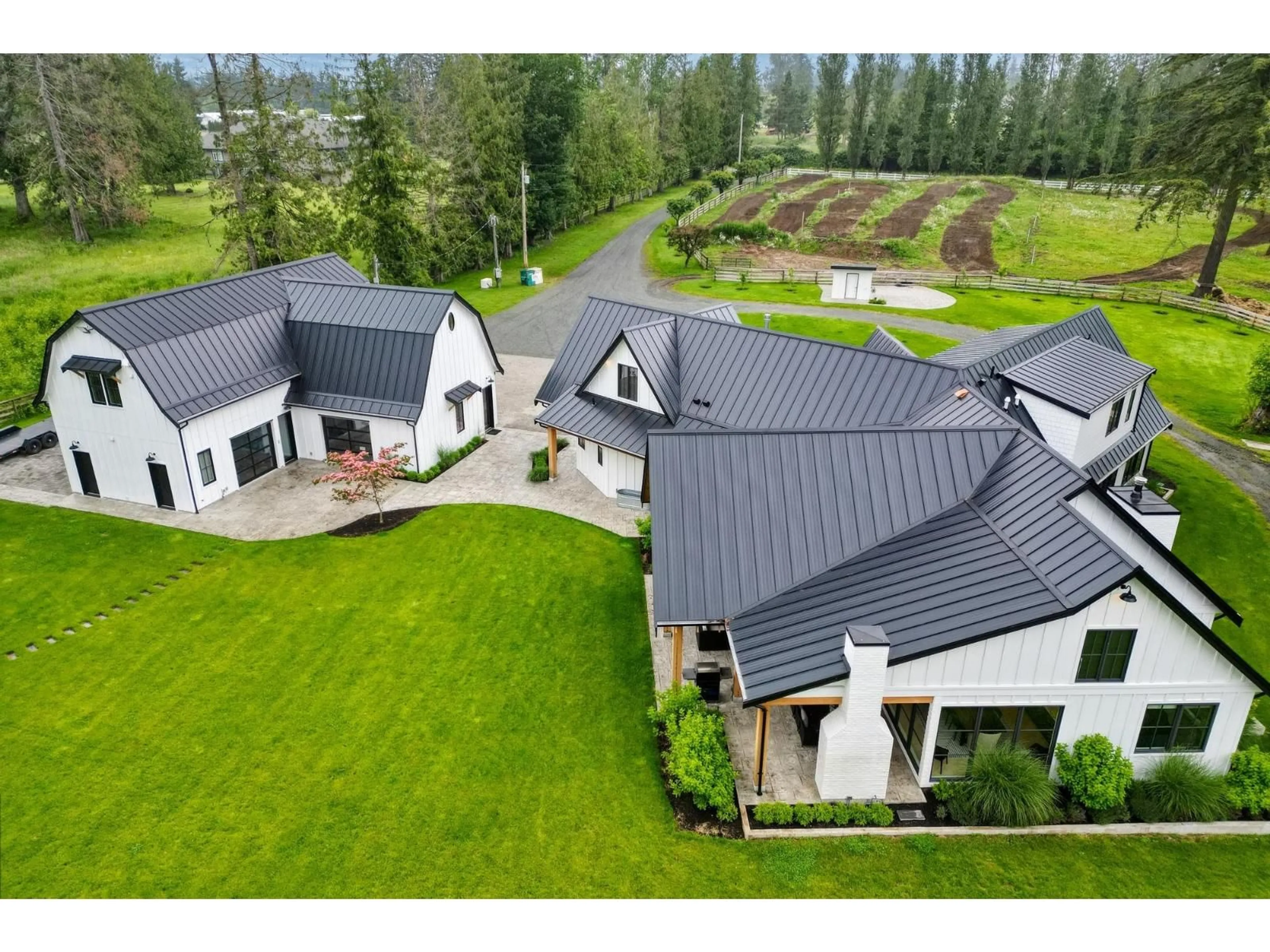 A pic from outside/outdoor area/front of a property/back of a property/a pic from drone, mountain view for 24968 28, Langley British Columbia V4W2R2