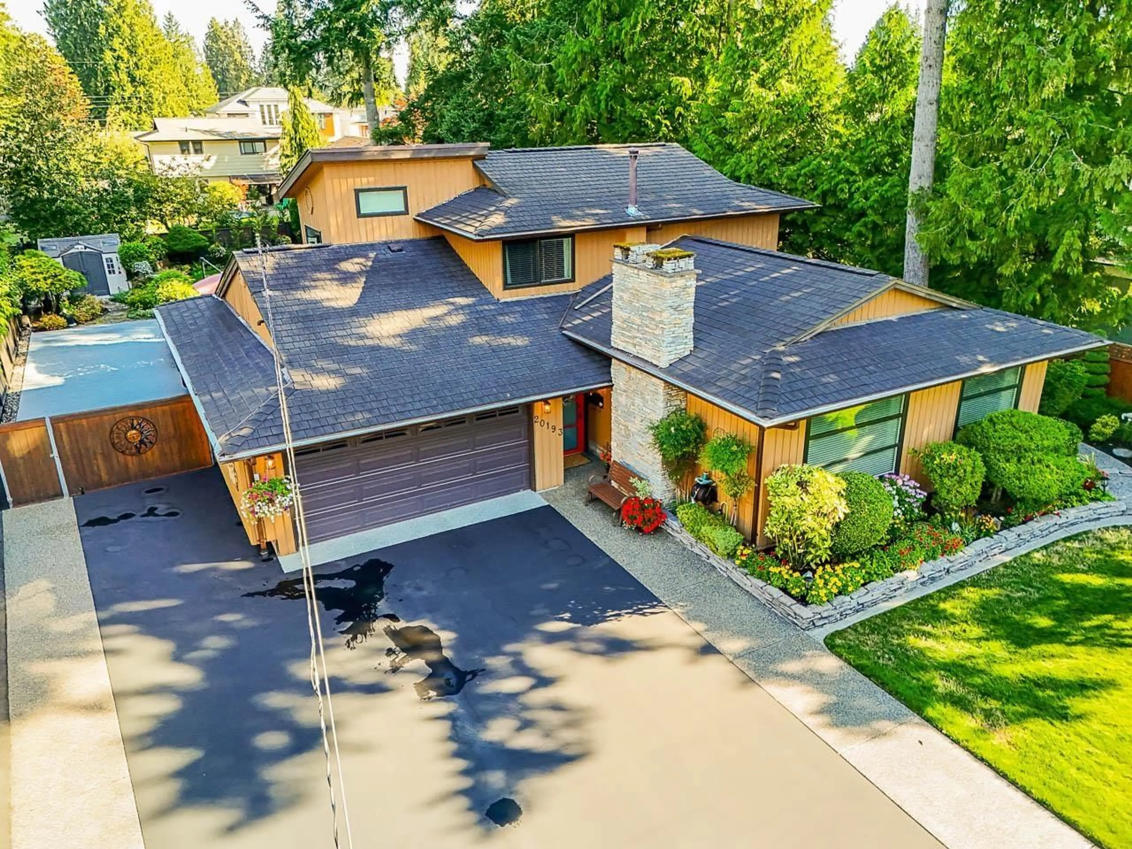 A pic from outside/outdoor area/front of a property/back of a property/a pic from drone, street for 20193 43A, Langley British Columbia V3A4V4