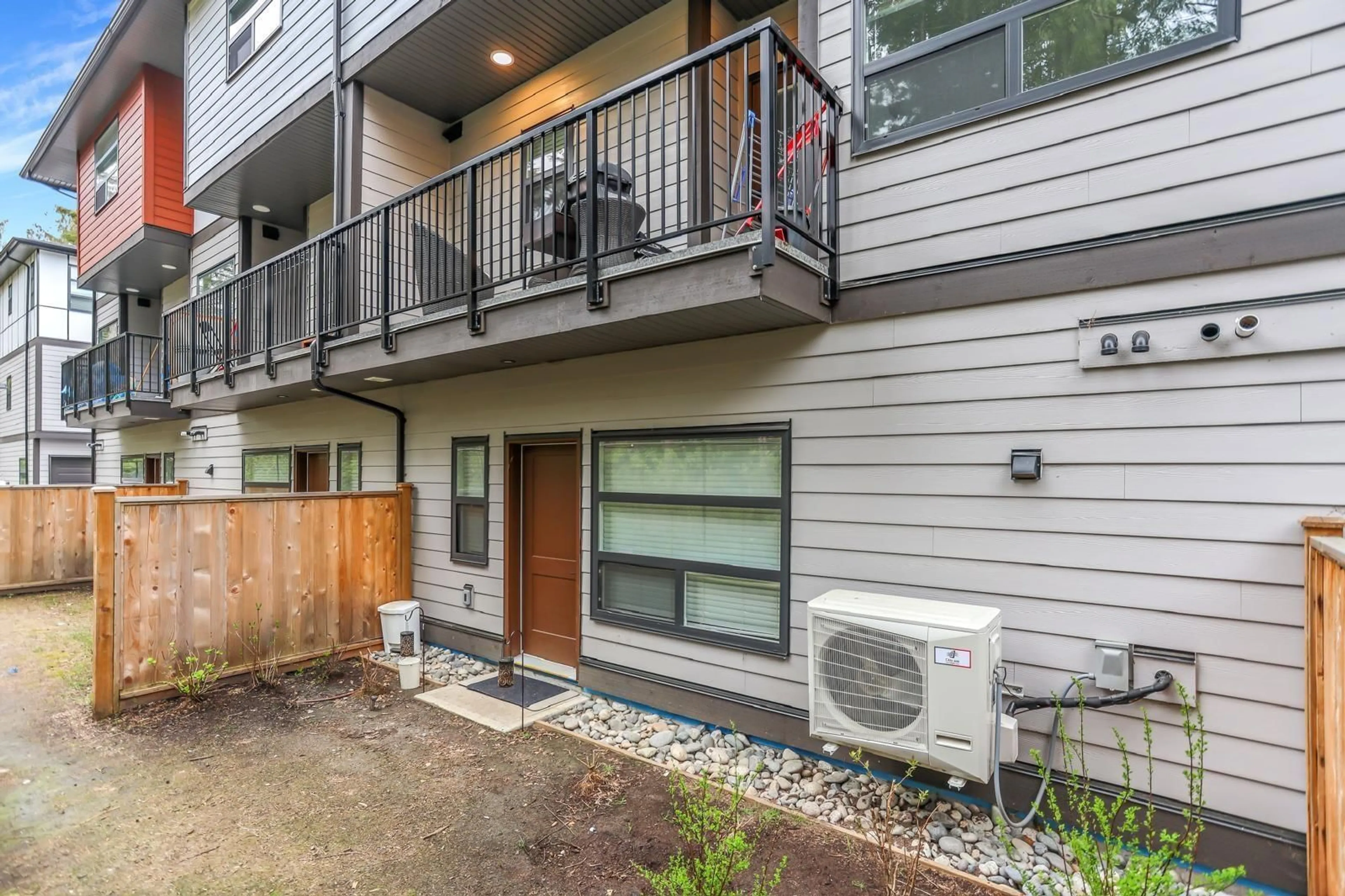 Patio, street for 2 - 32970 TUNBRIDGE, Mission British Columbia V2V0J9