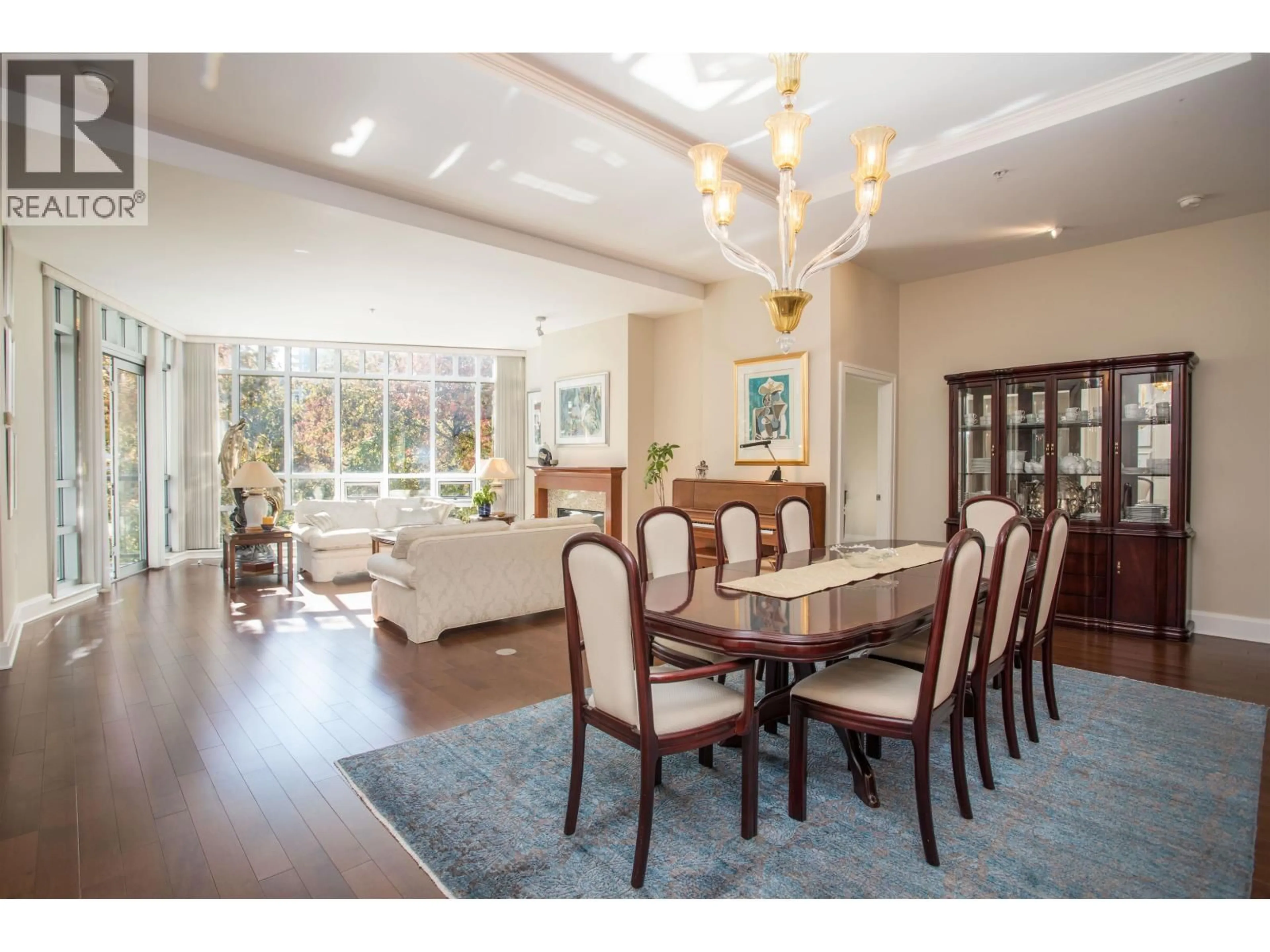 Dining room, wood/laminate floor for 301 - 605 CLYDE AVENUE, West Vancouver British Columbia V7T1C7