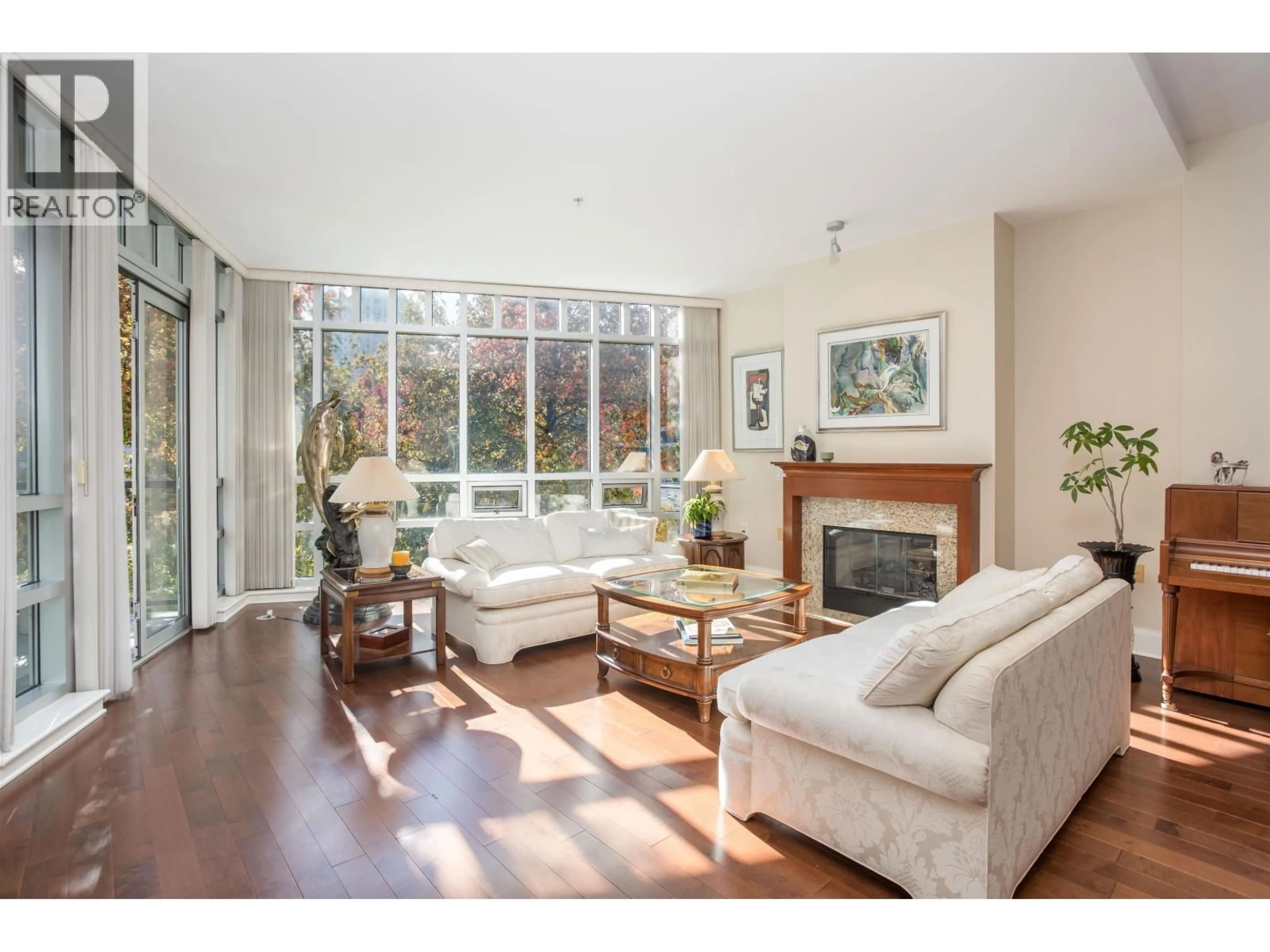 Living room with furniture, unknown for 301 - 605 CLYDE AVENUE, West Vancouver British Columbia V7T1C7