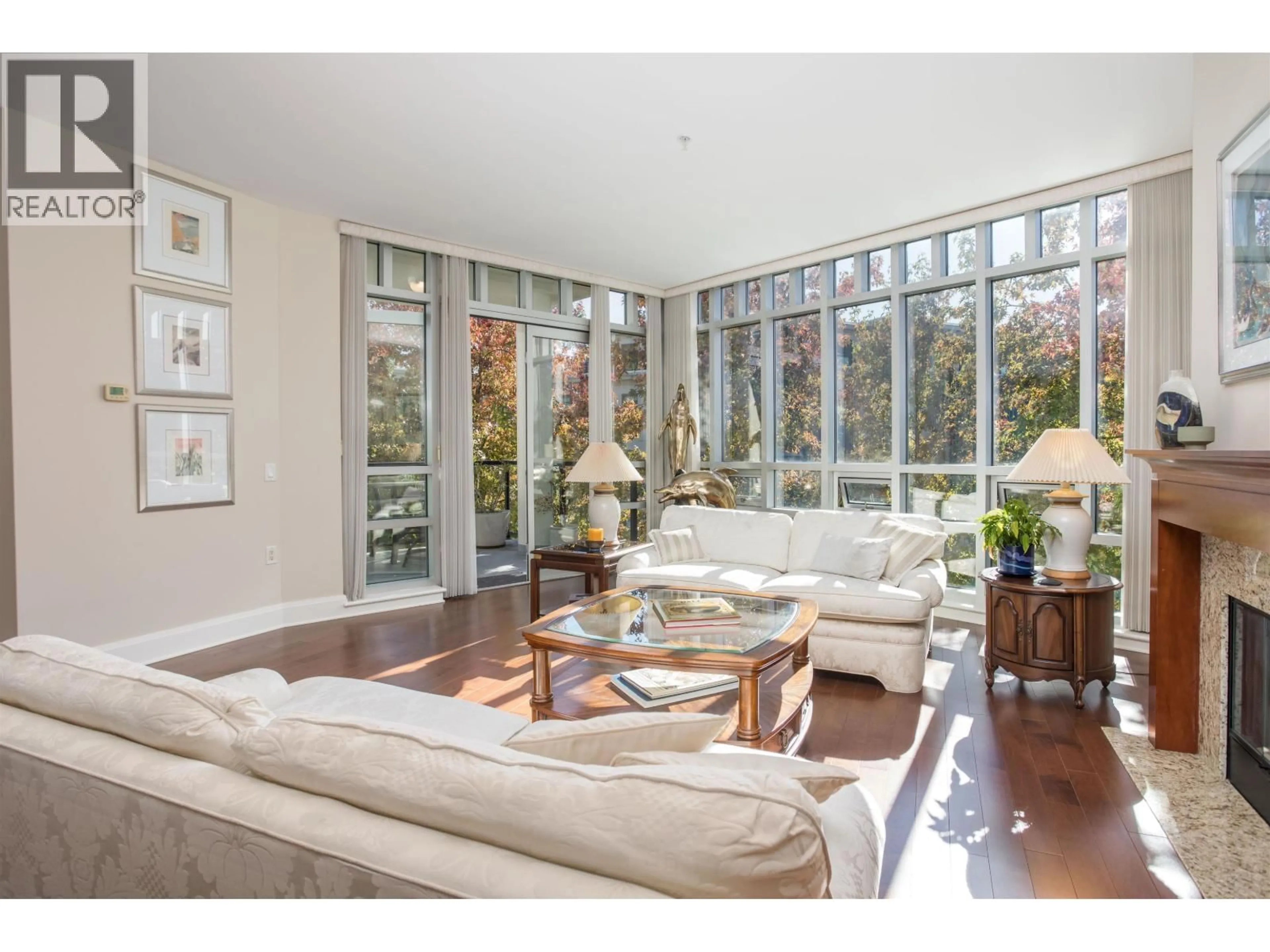 Living room with furniture, unknown for 301 - 605 CLYDE AVENUE, West Vancouver British Columbia V7T1C7