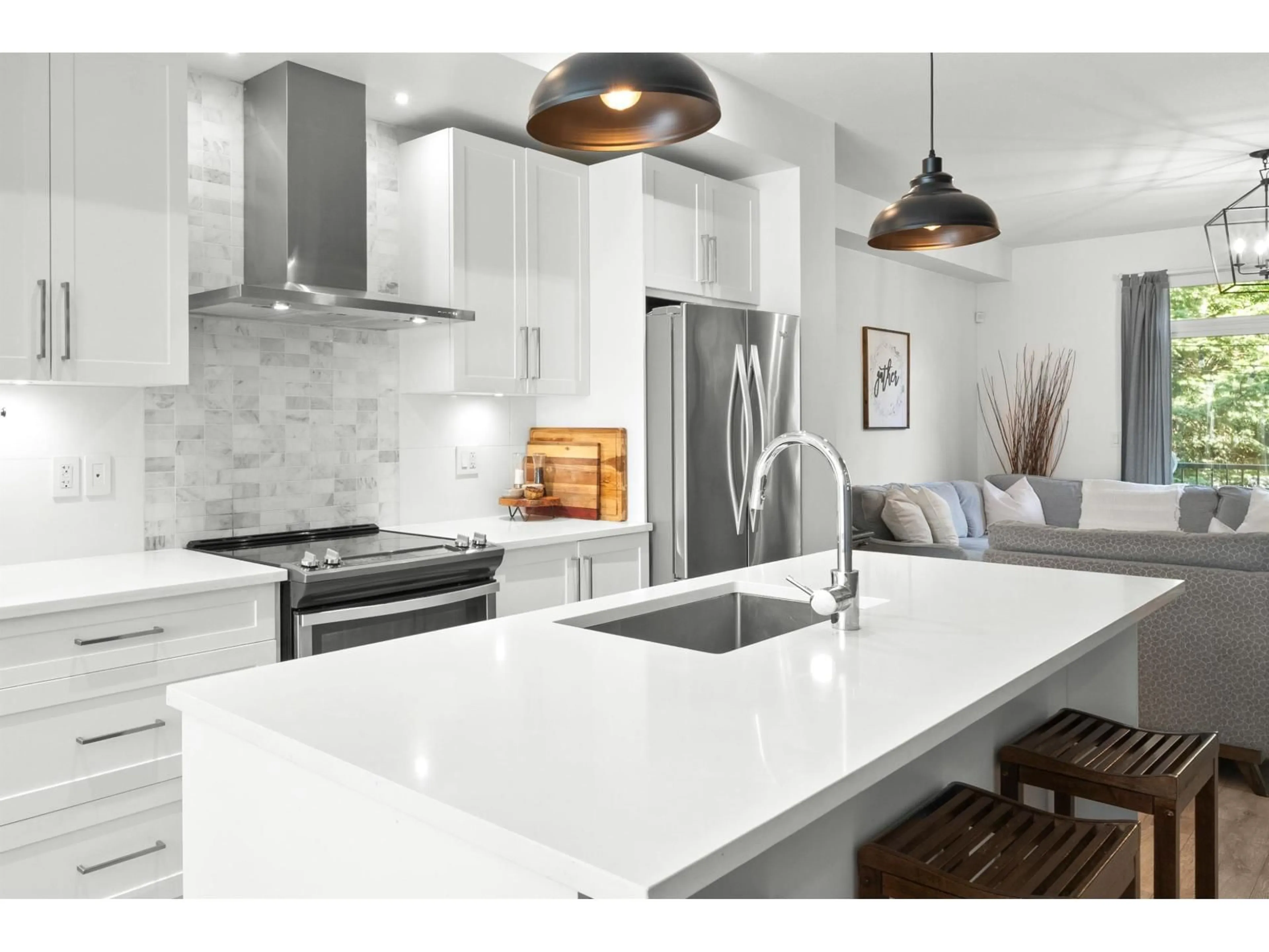 Contemporary kitchen, ceramic/tile floor for 11 - 2550 156, Surrey British Columbia V4P1C8