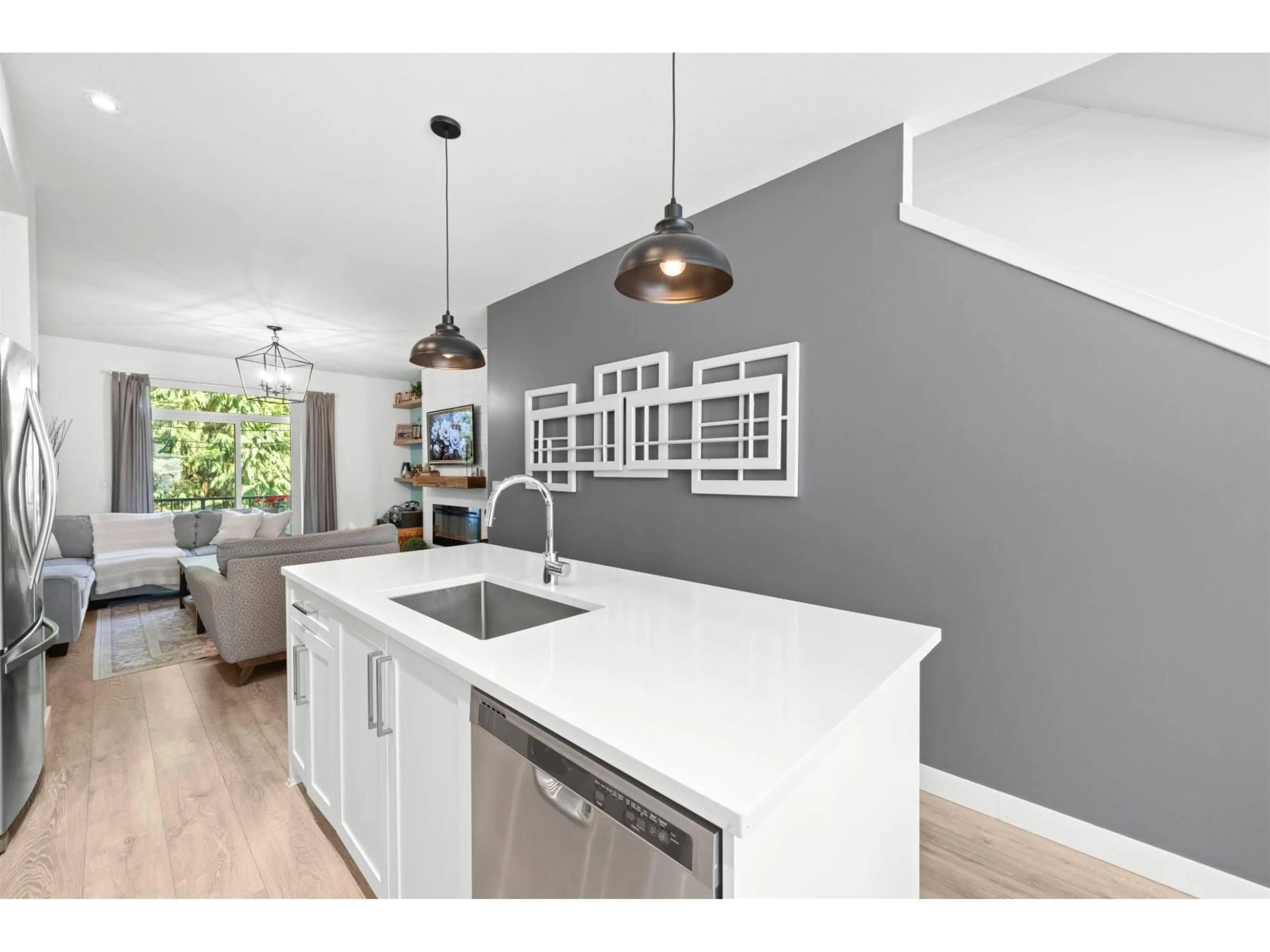 Open concept kitchen, unknown for 11 - 2550 156, Surrey British Columbia V4P1C8