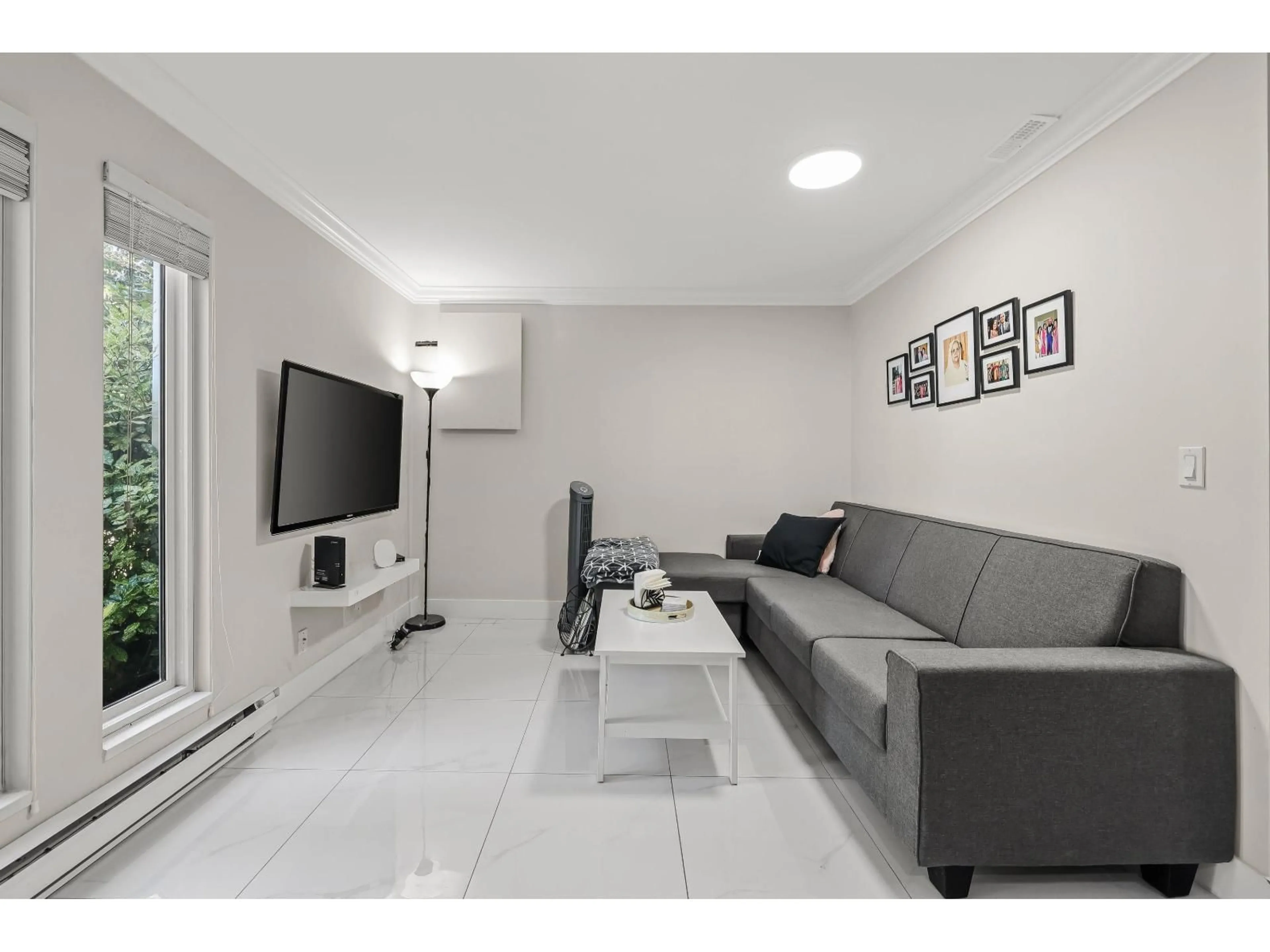 Living room with furniture, unknown for 13124 BALLOCH, Surrey British Columbia V3V6Y3