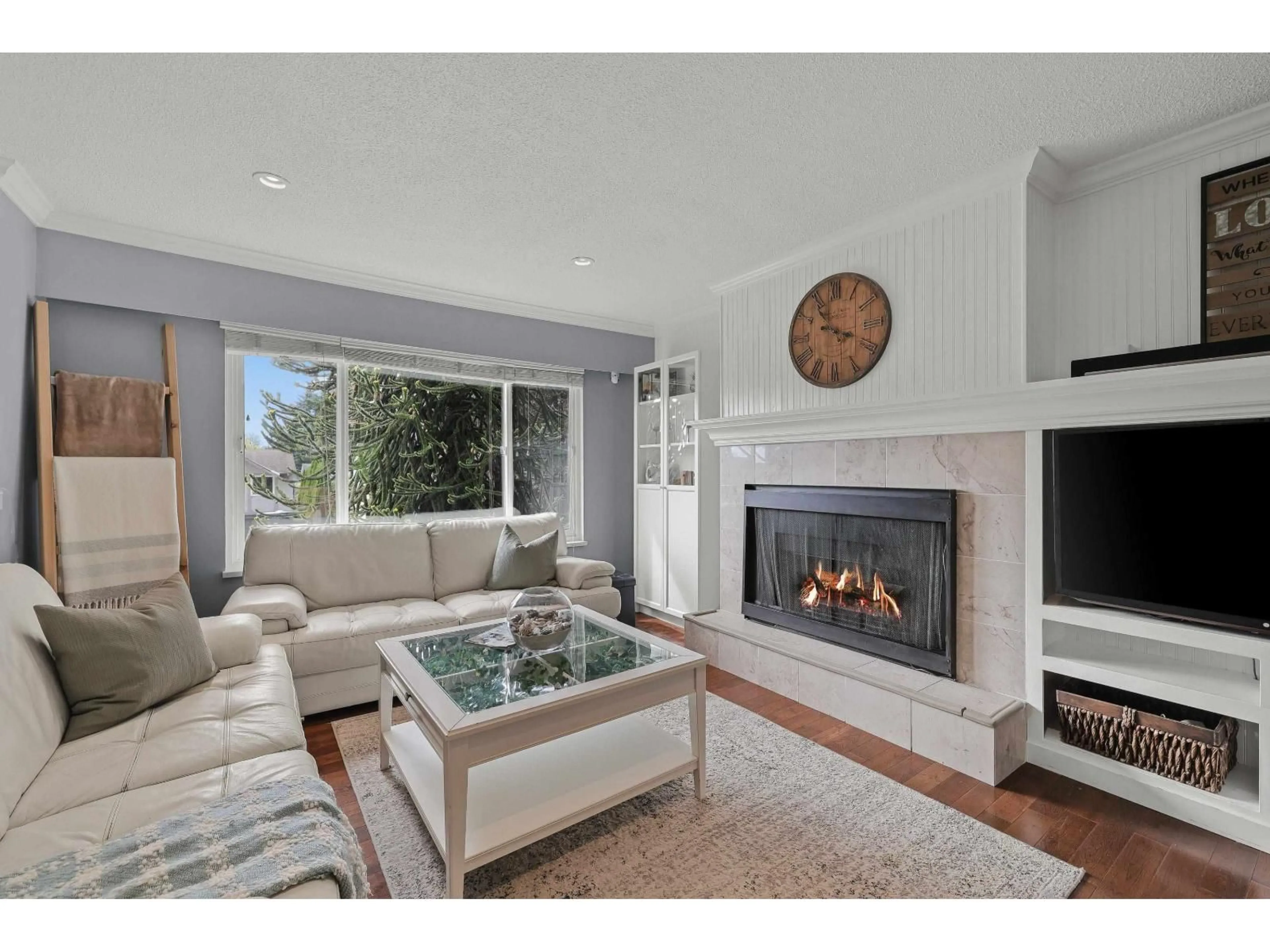 Living room with furniture, unknown for 5846 179A, Surrey British Columbia V3S4K3