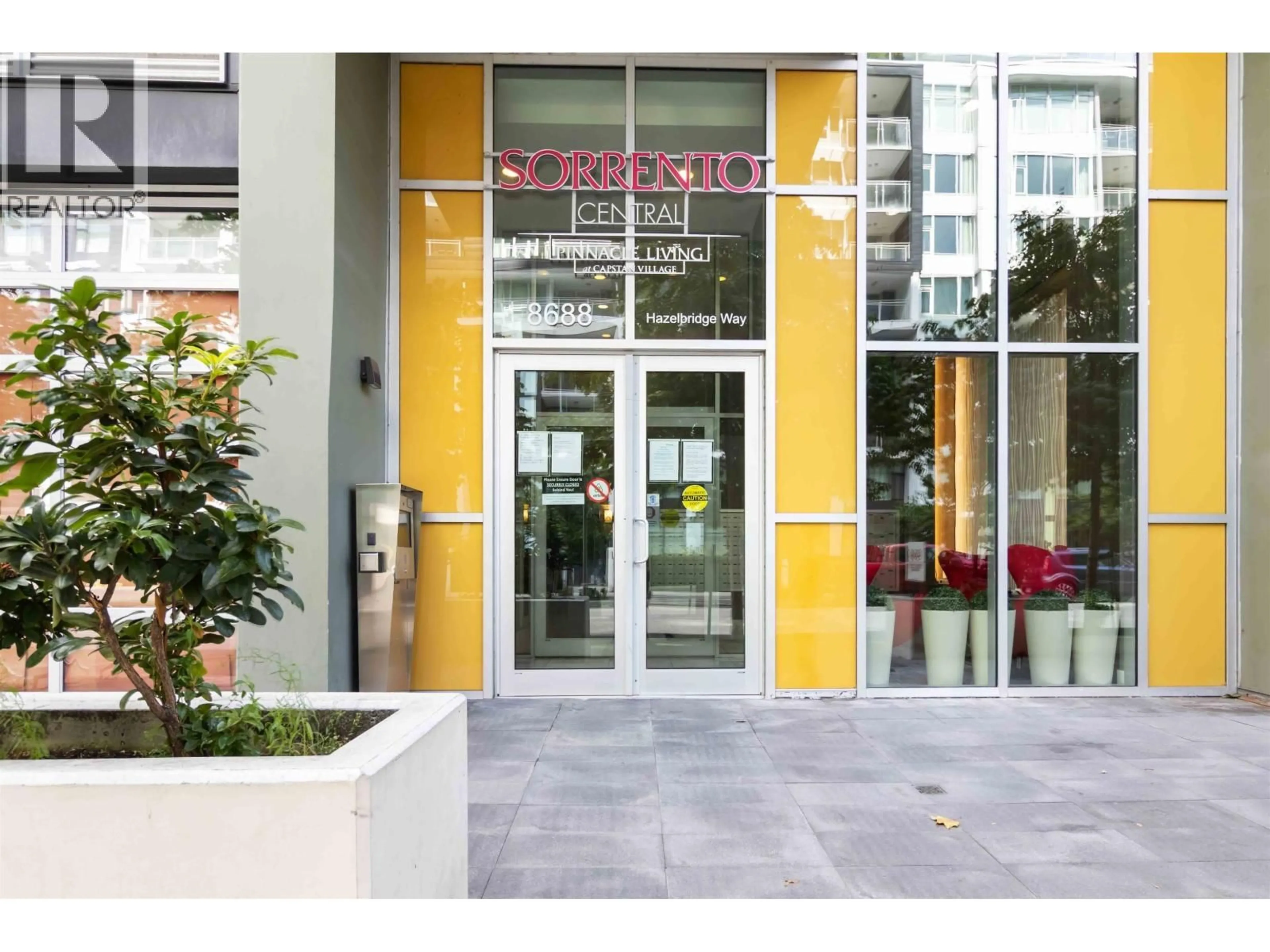 Indoor foyer for 1507 - 8688 HAZELBRIDGE WAY, Richmond British Columbia V6X0R6