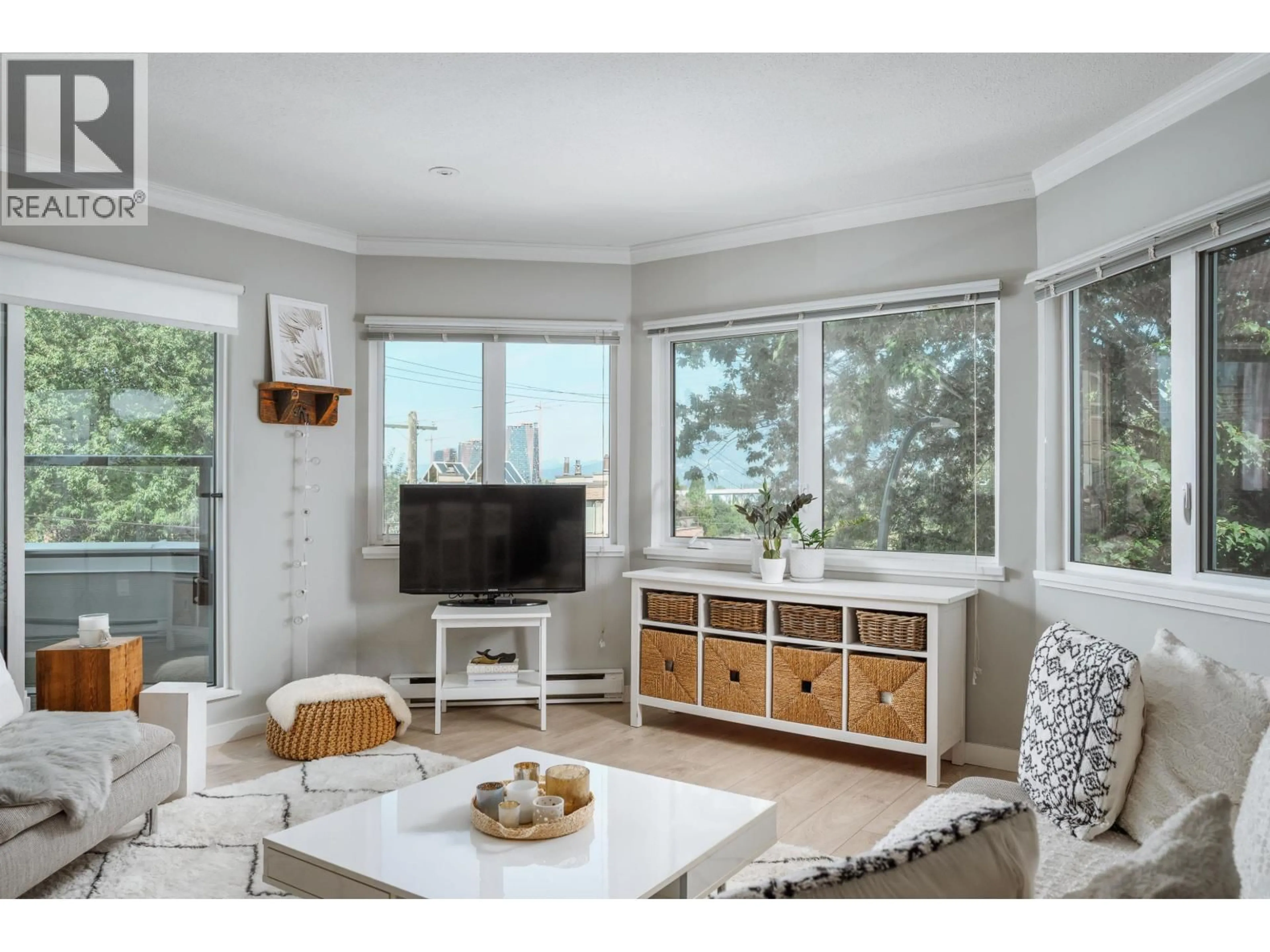 Living room with furniture, unknown for 21 - 1182 7TH AVENUE, Vancouver British Columbia V6H1B4