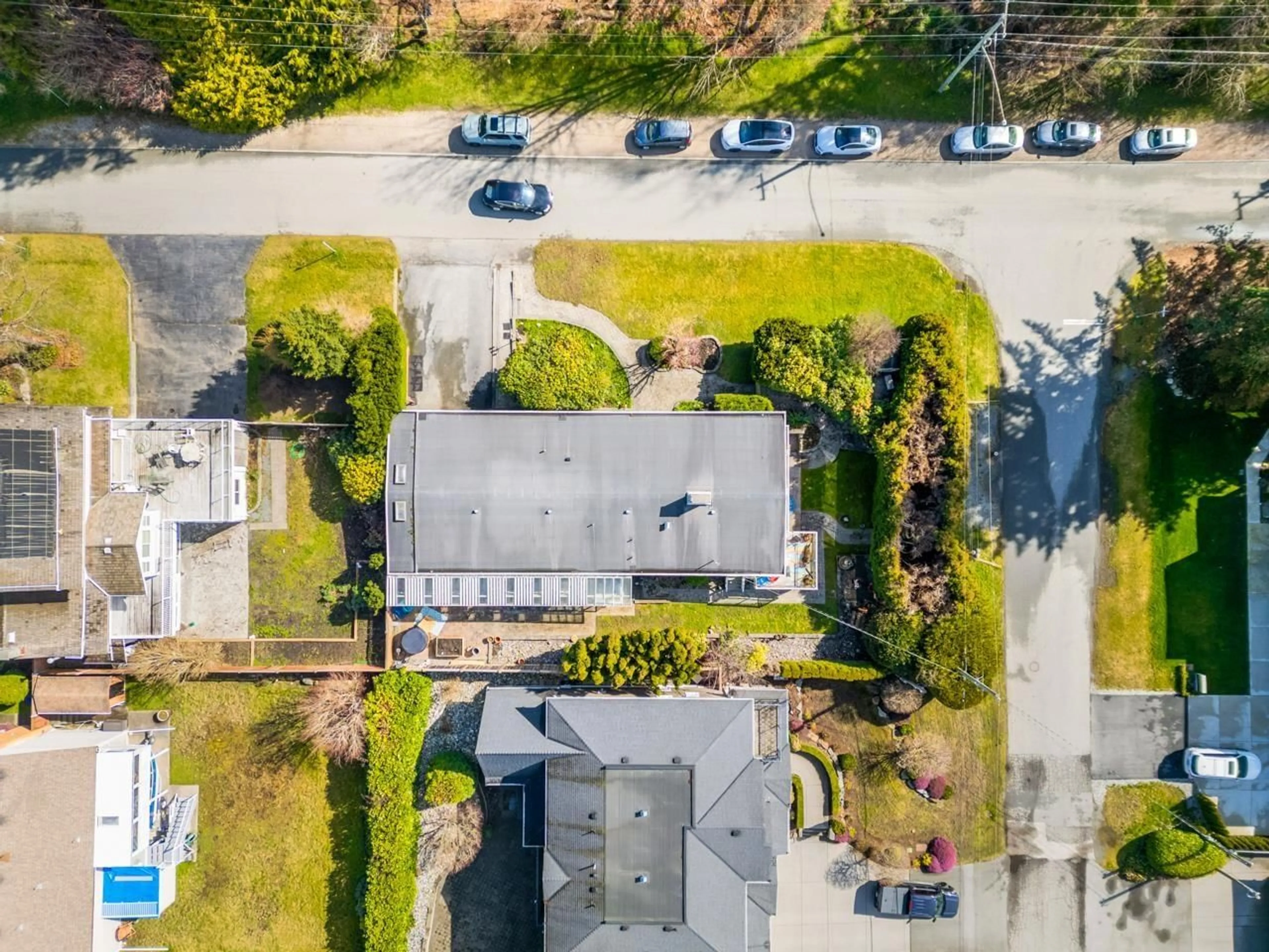 A pic from outside/outdoor area/front of a property/back of a property/a pic from drone, street for 1501 HIGH, White Rock British Columbia V4B3N8