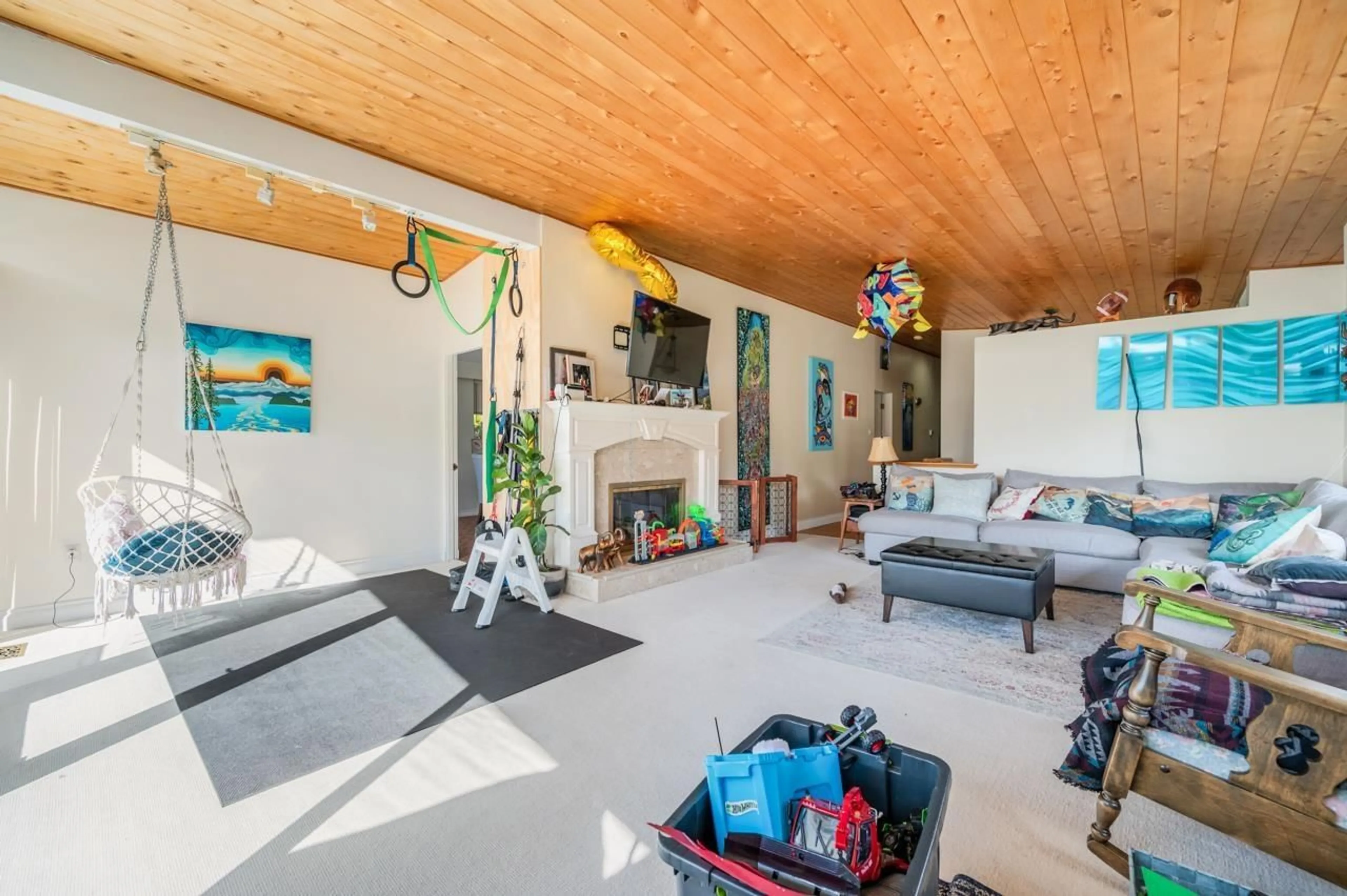 Living room with furniture, unknown for 1501 HIGH, White Rock British Columbia V4B3N8