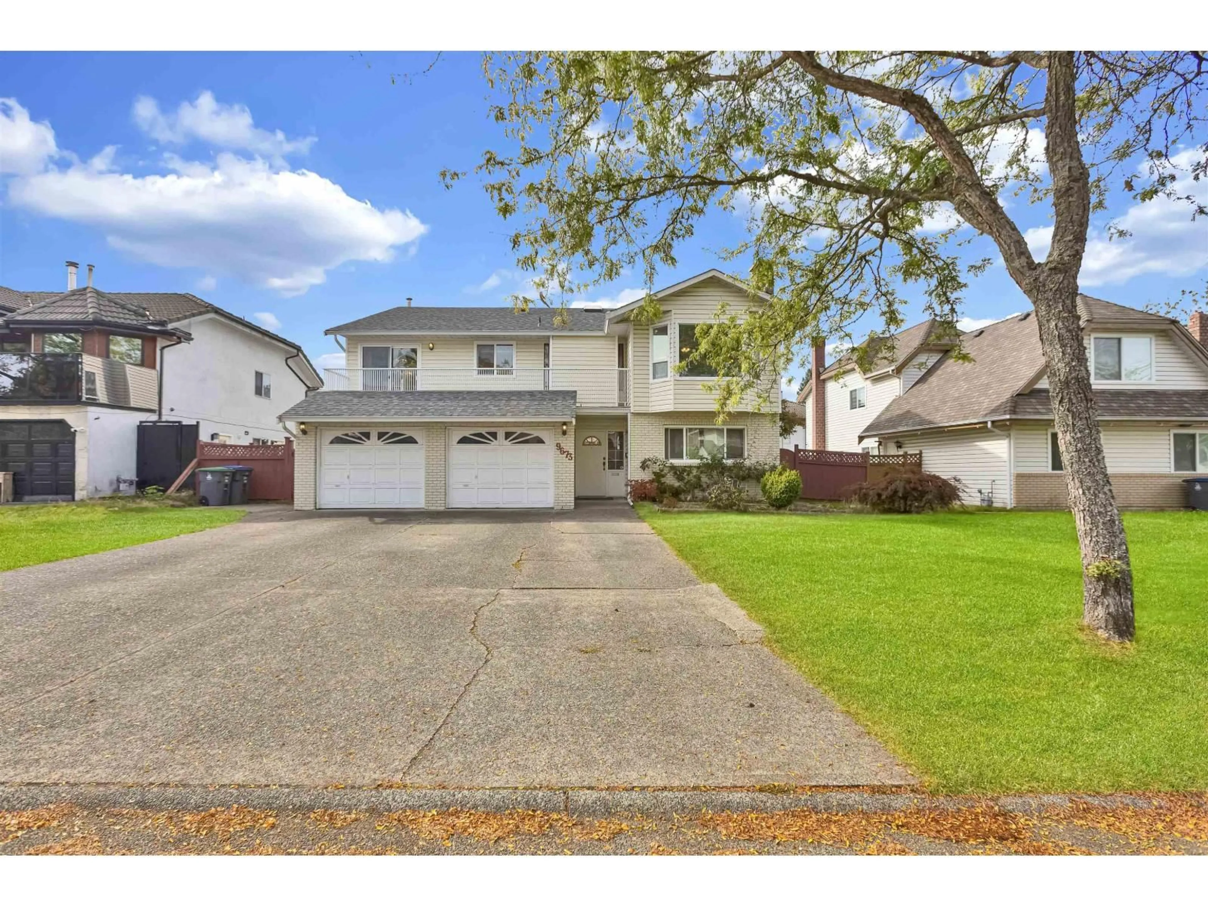 Home with vinyl exterior material, street for 9673 149B, Surrey British Columbia V3R8K6